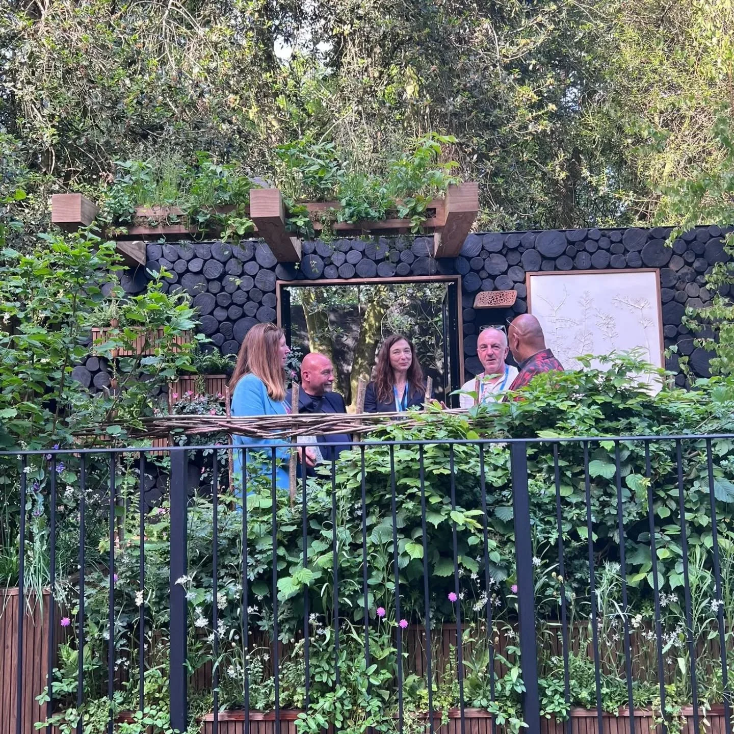Just a snippet of today at Chelsea with @hedgerowinthesky . Thankyou Monika and Sarah for inviting me, it was a privilege and a  pleasure!
@gablegreendesign @sarahmayfielddesigns @wildflowerconservationsociety @manoj_malde_garden_design @stanley__owe