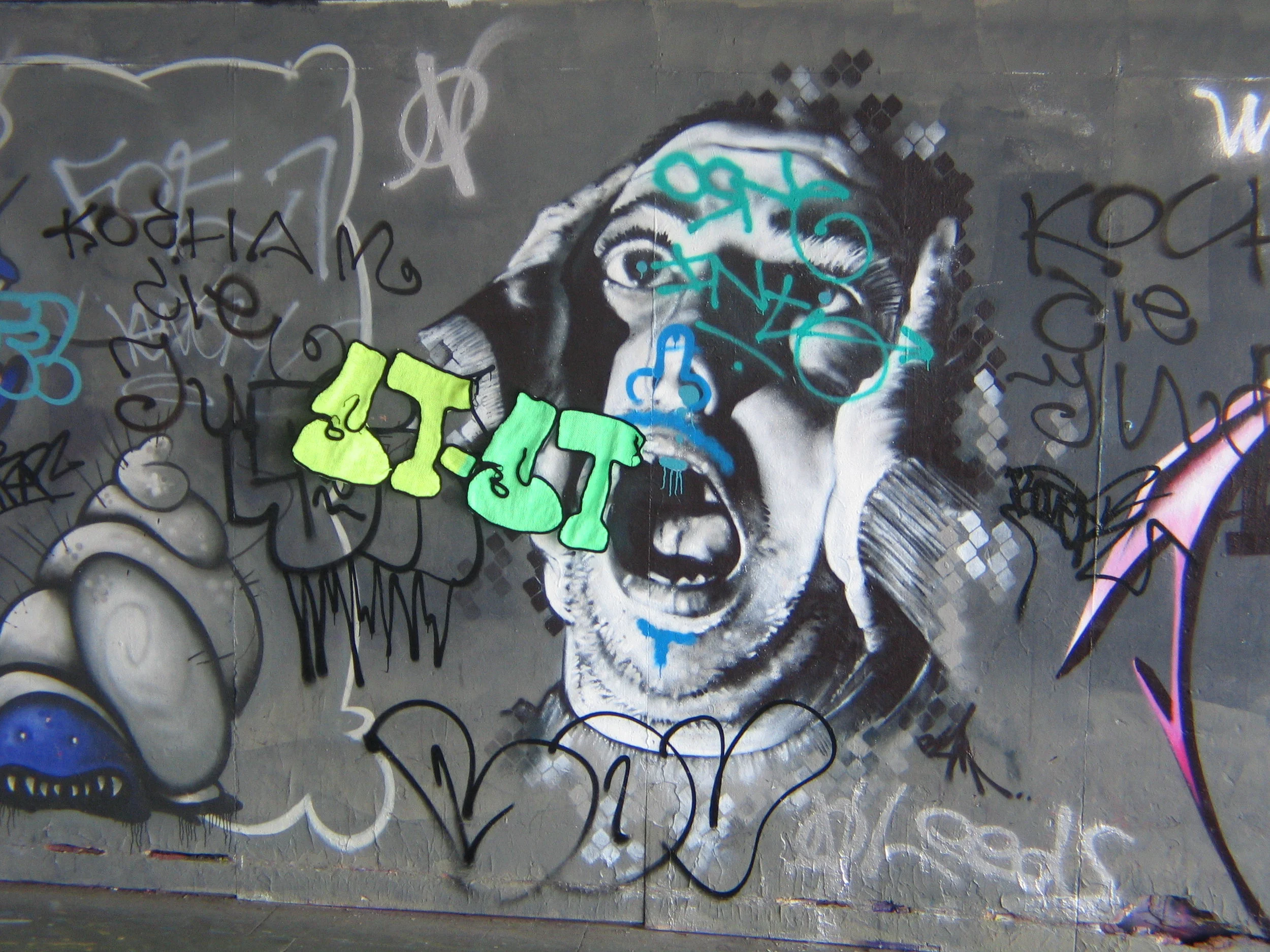03 Knit or die_South Bank installation.JPG