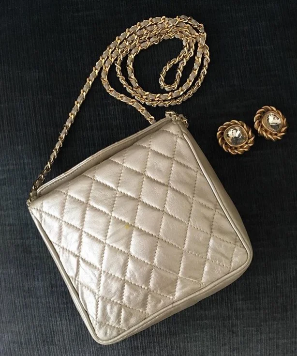 Vintage quilted crossbody handbag