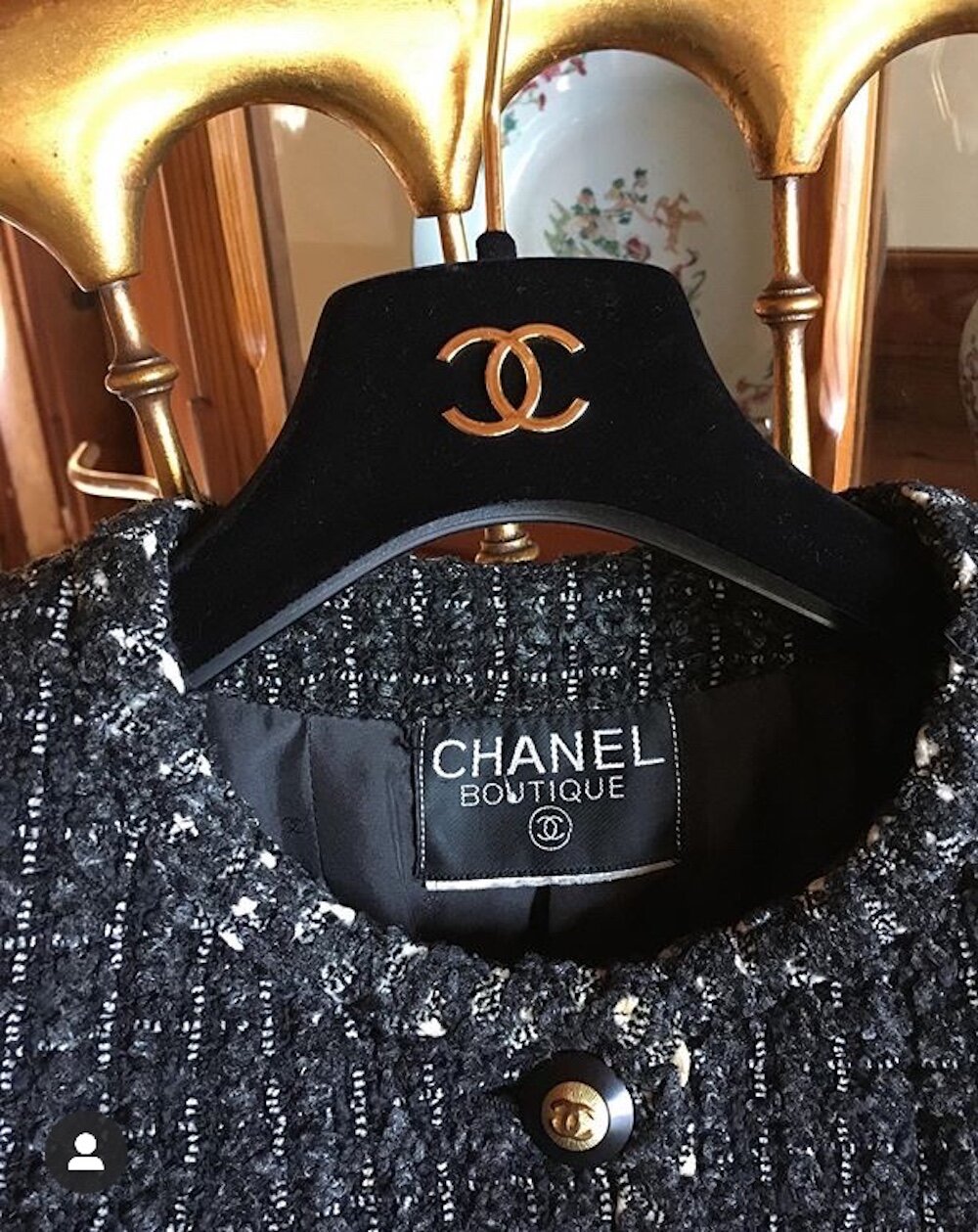 Vintage Chanel Jacket in Black Velvet  singulié