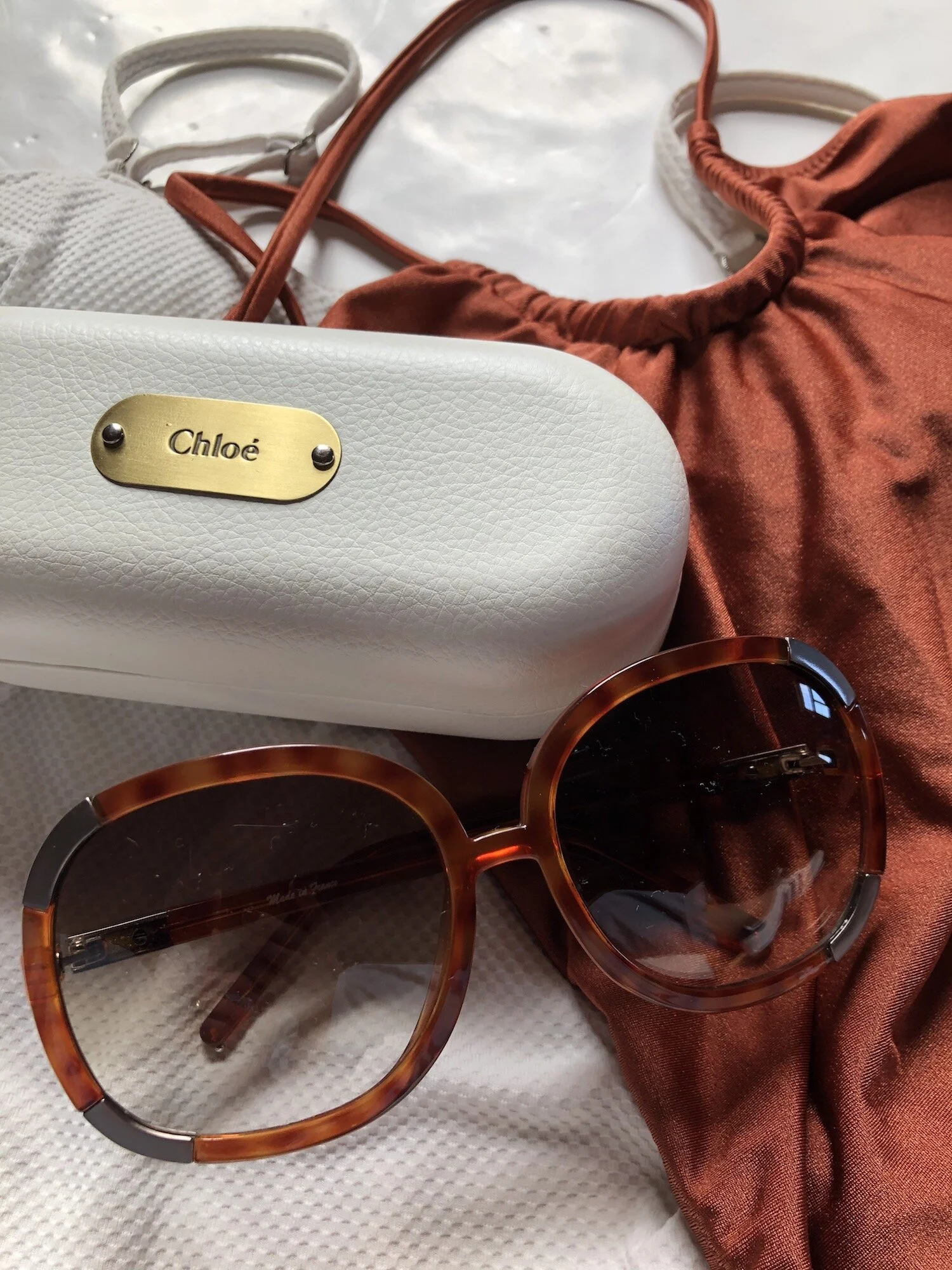 Chloe Round Oversized Sunglasses - Tortoise Brown Gradient Chloe Blonde Tortoise Round Oversized Sunglasses For Sale at  main image 4