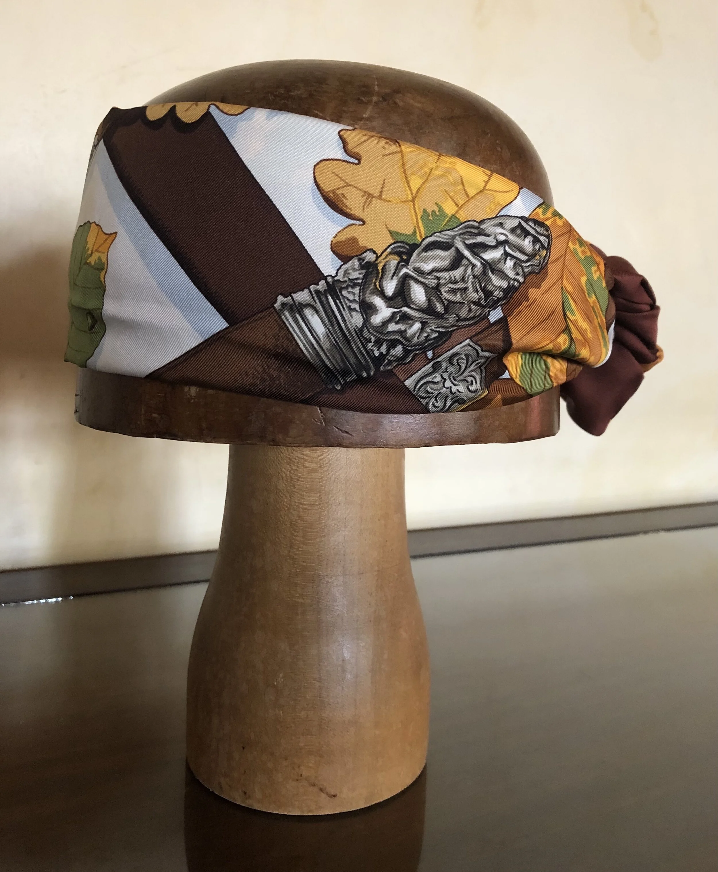 Hermès Vintage Carré "Au Plus Dru"