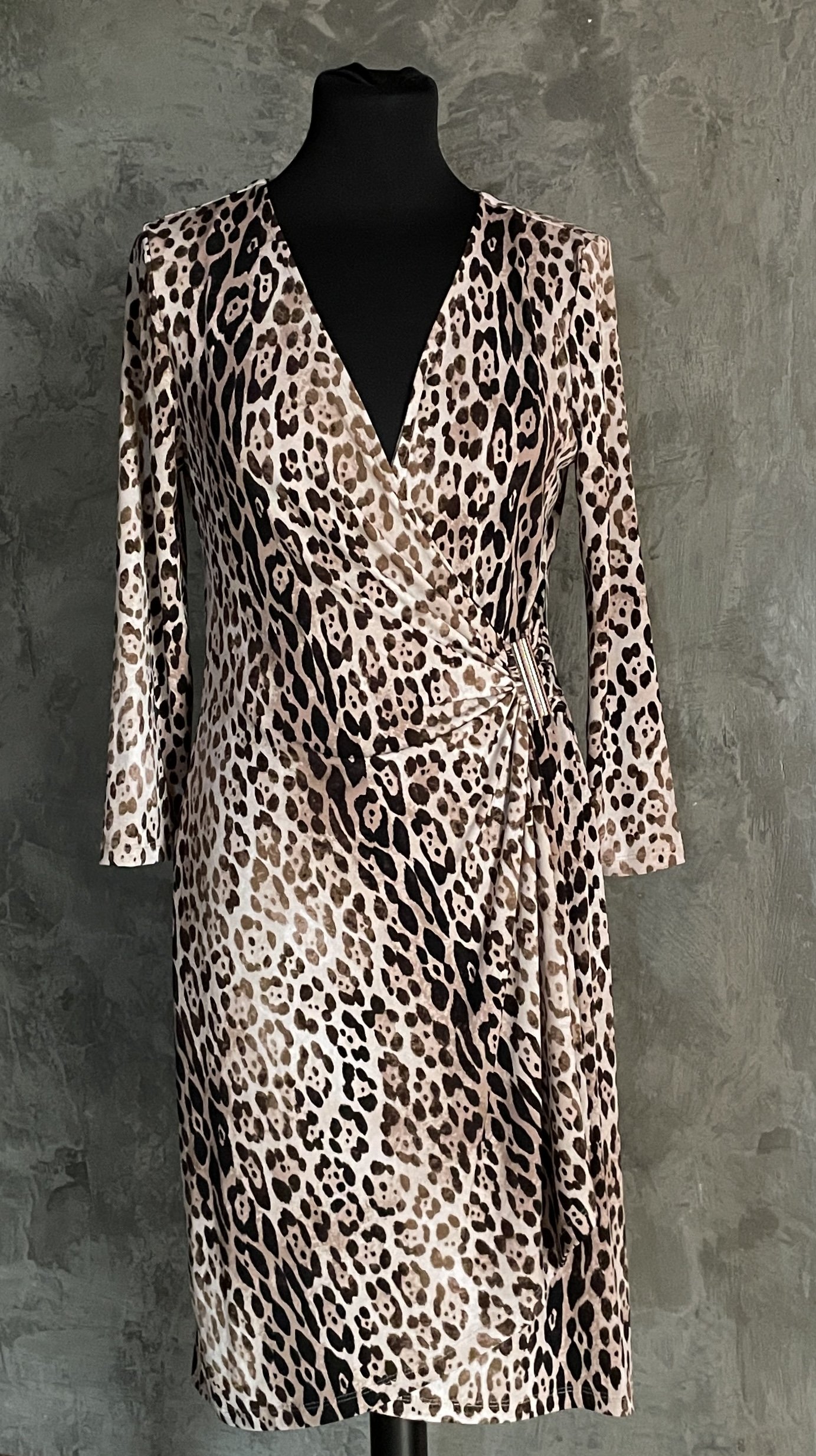 calvin klein green leopard dress — Mia Luxury Vintage mirror with storage for bedroom