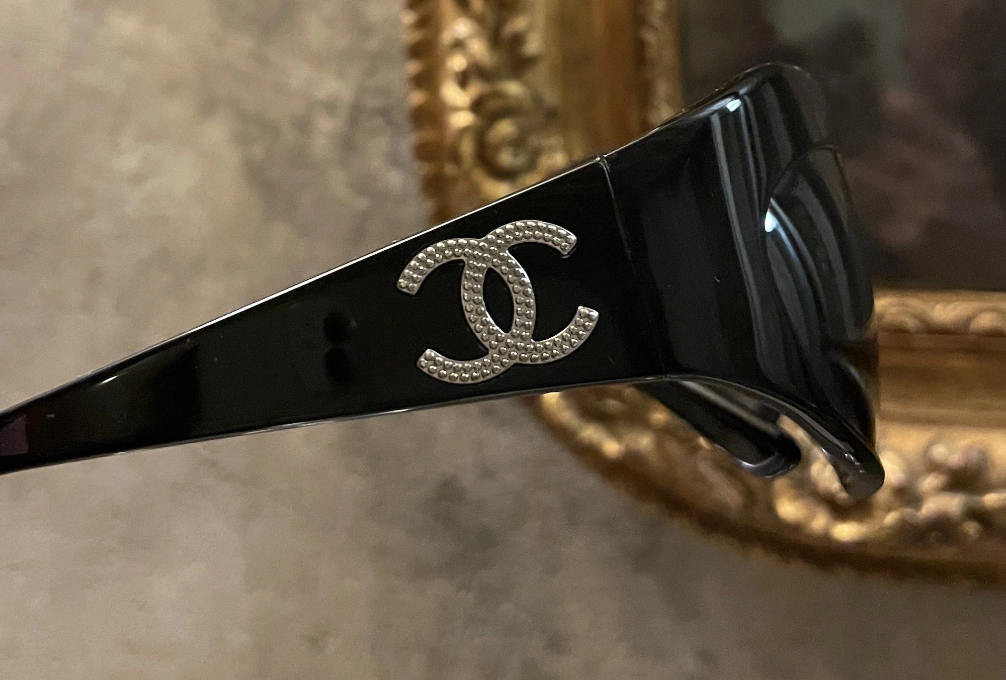 CHANEL Black Oversized Cat-Eye Sunglasses CHANEL Sunglasses: Cat Eye Sunglasses, acetate — Fashion  main image 3