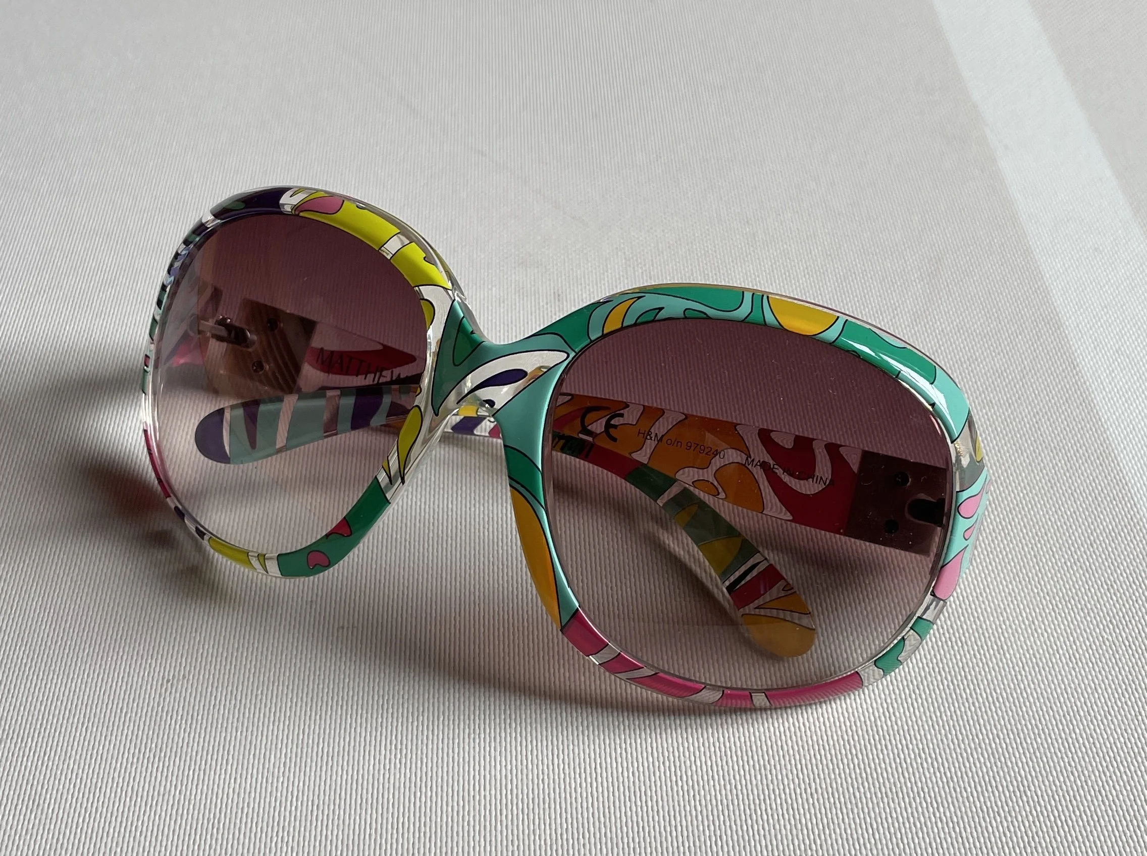 Matthew Williamson for H&M Oversized Sunglasses — Mia Luxury  display picture 2