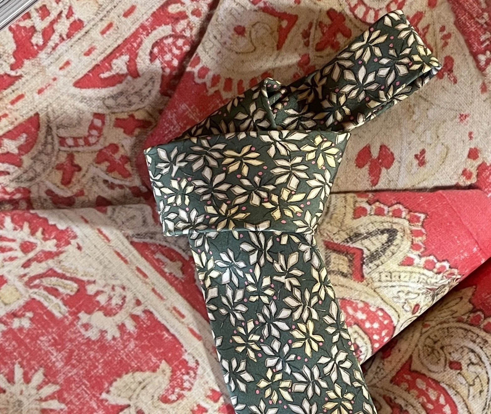 Hermès Green Printed Silk Vintage Tie