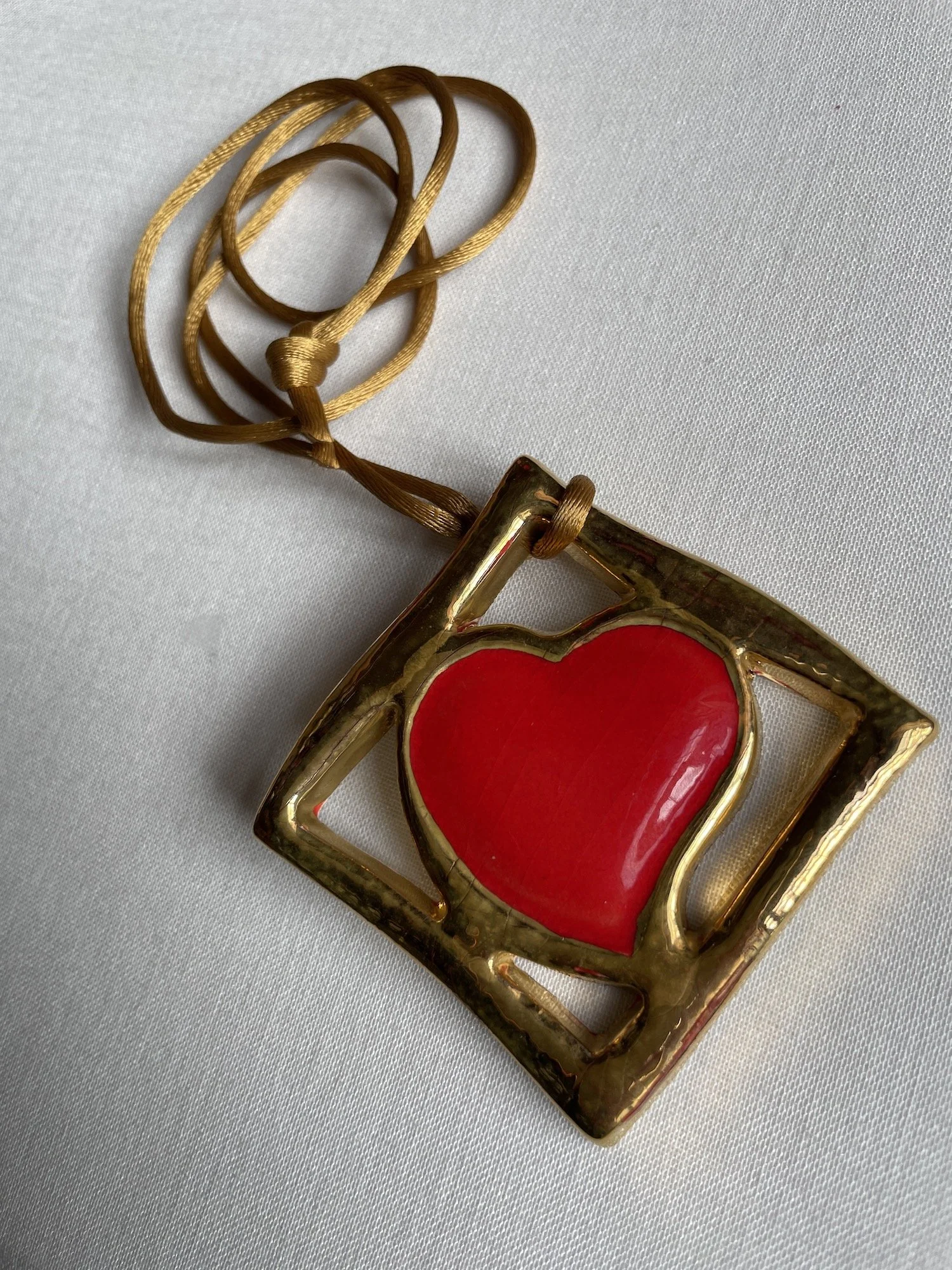 アクセサリー Yves Saint Laurent Heart Gold necklace YVES SAINT LAURENT heart necklace pendant – Vintage Carwen