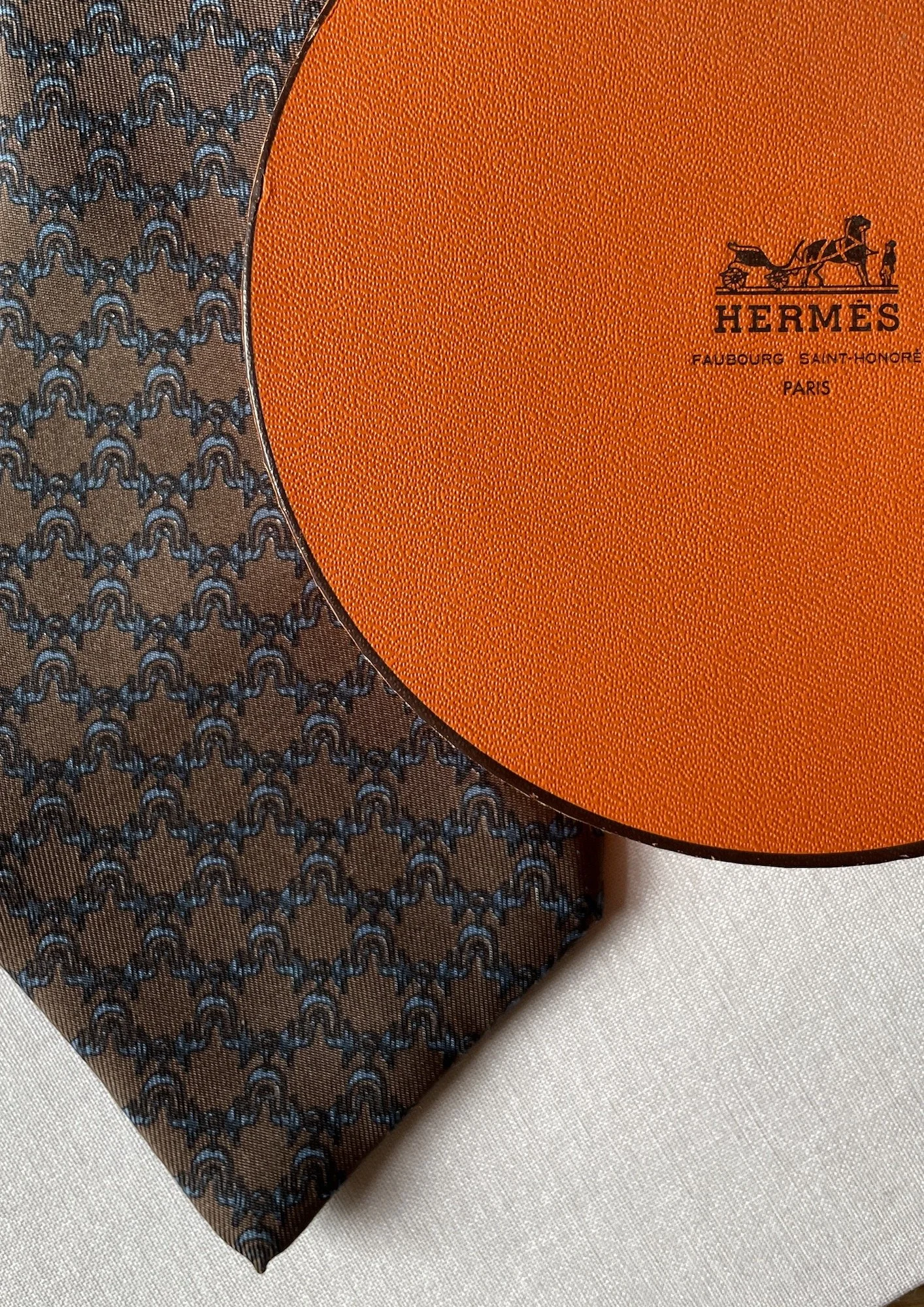 Hermès Brown Printed Silk Vintage Tie