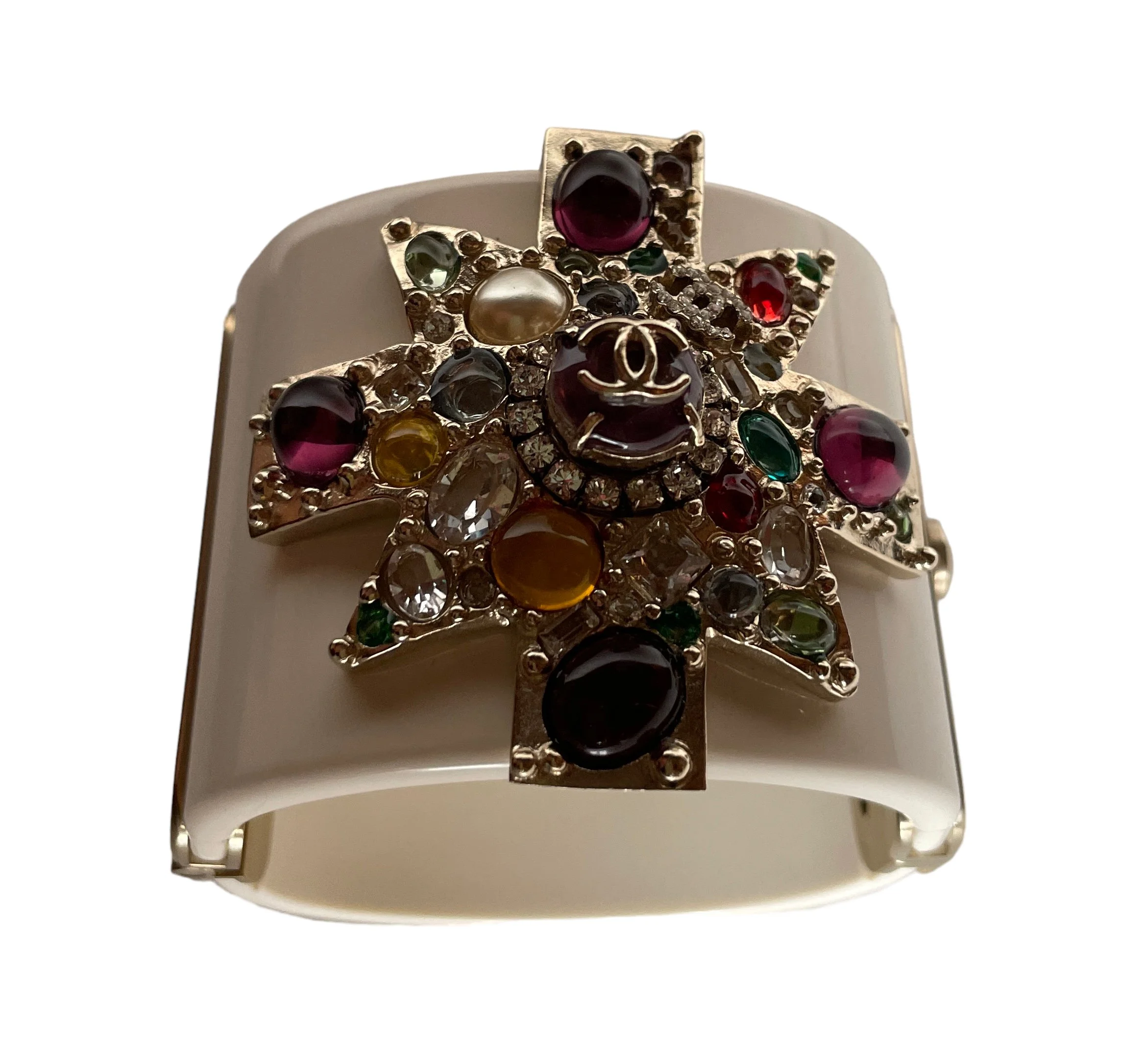 ChanelWhiteCuff5.JPG