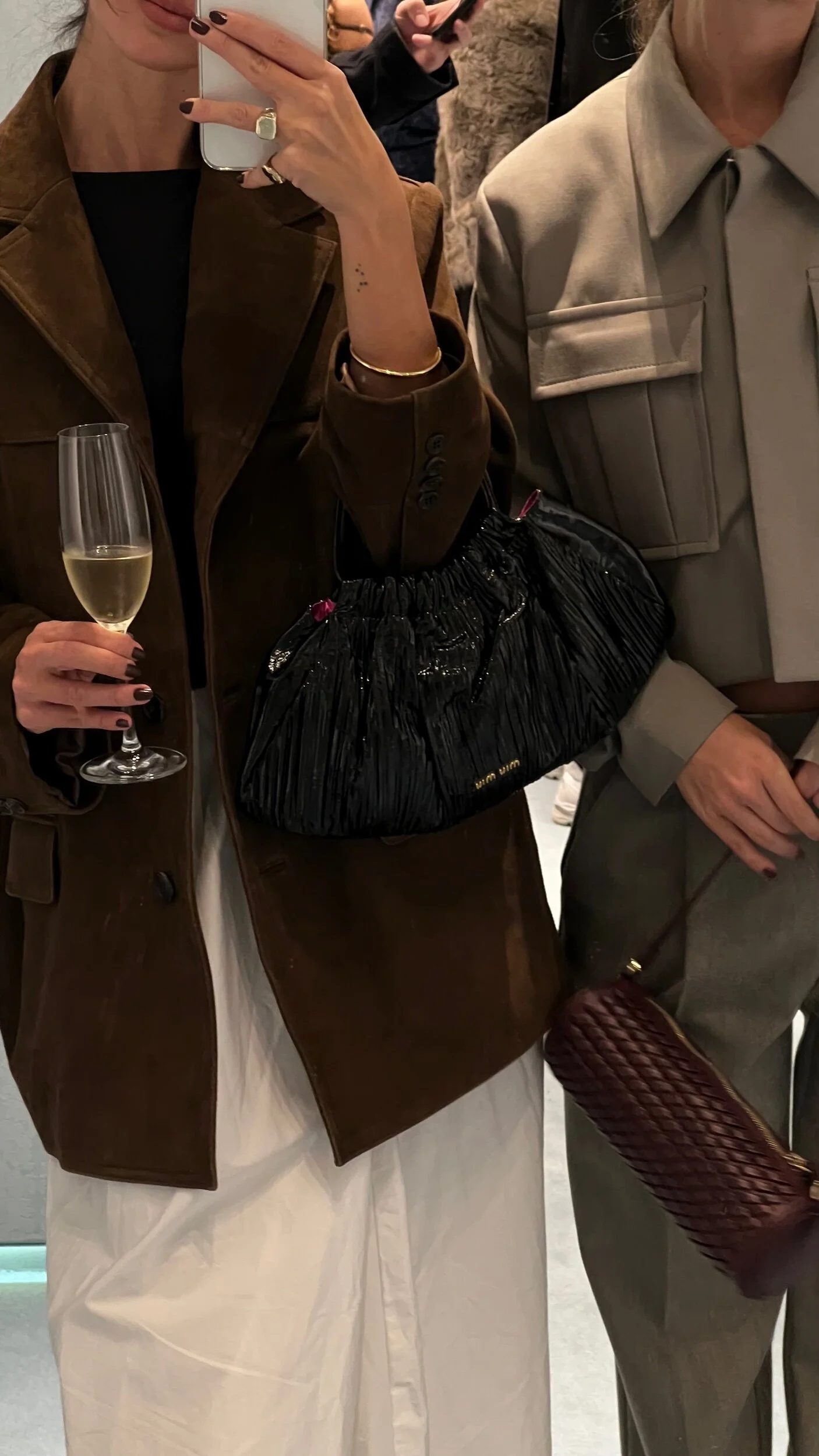 8C3BCF51-482A-42B8-95A6-2F2E1E700421