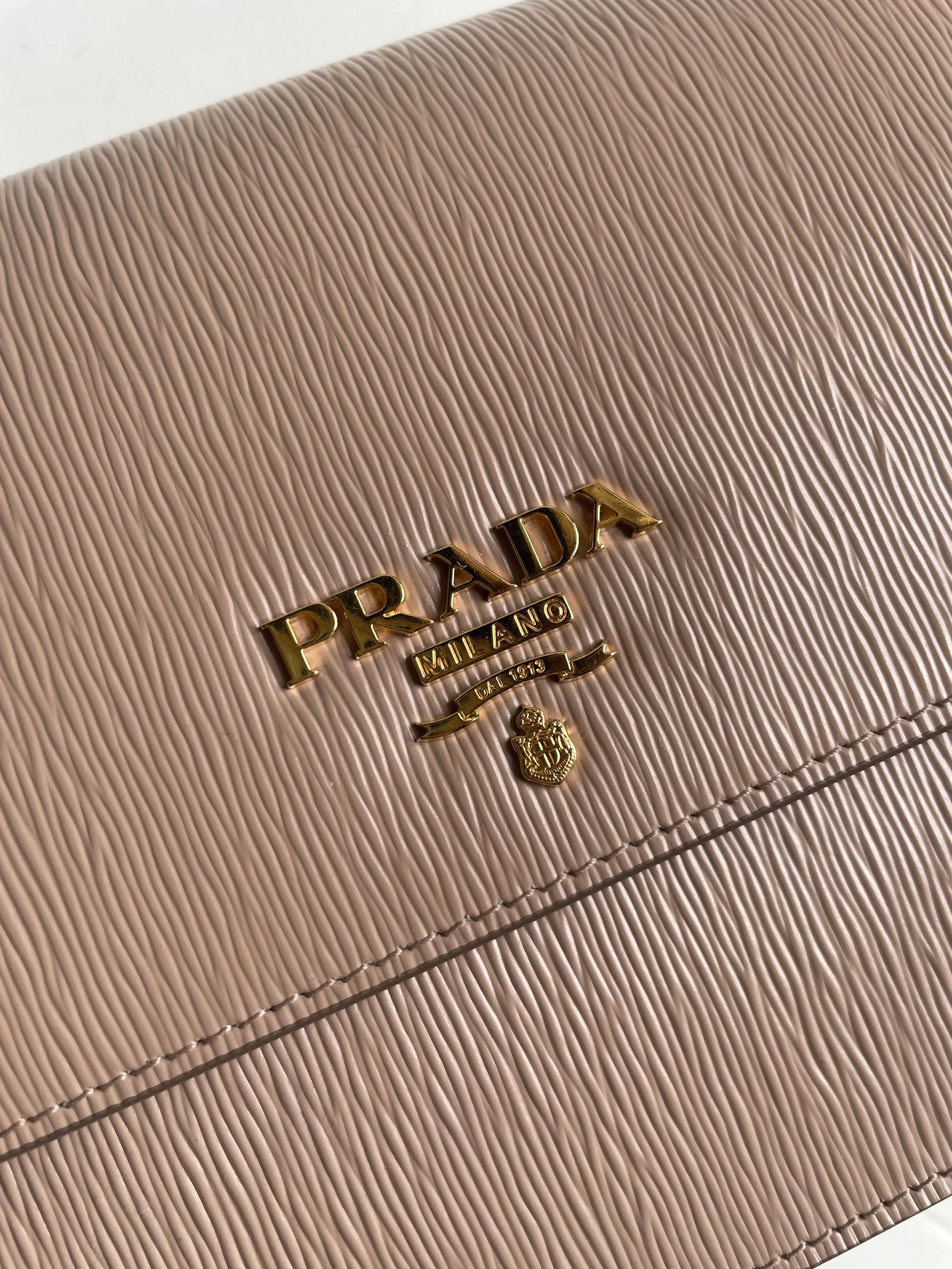 PRADA VITELLO MOVE ケース CIPRIA Pradawoc8.jpg?format=2500w