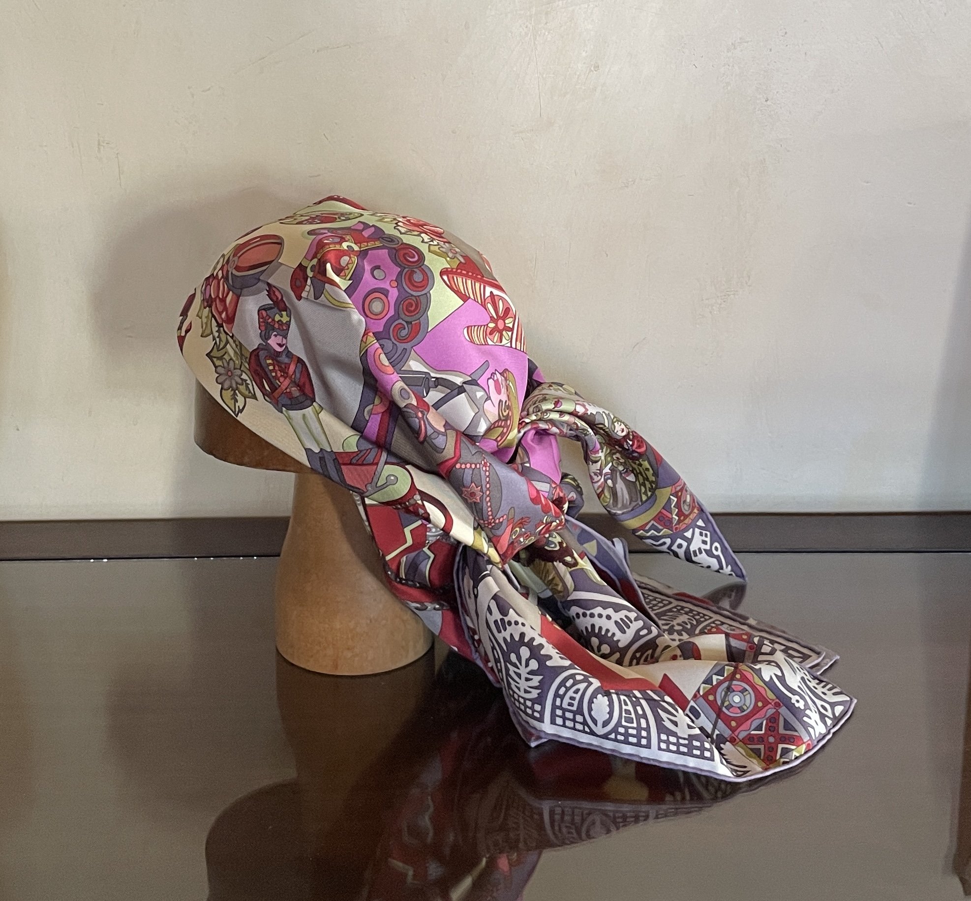 Hermès Vintage Carré “Zabavushka” by Evgenia Miroshnichenko — Mia