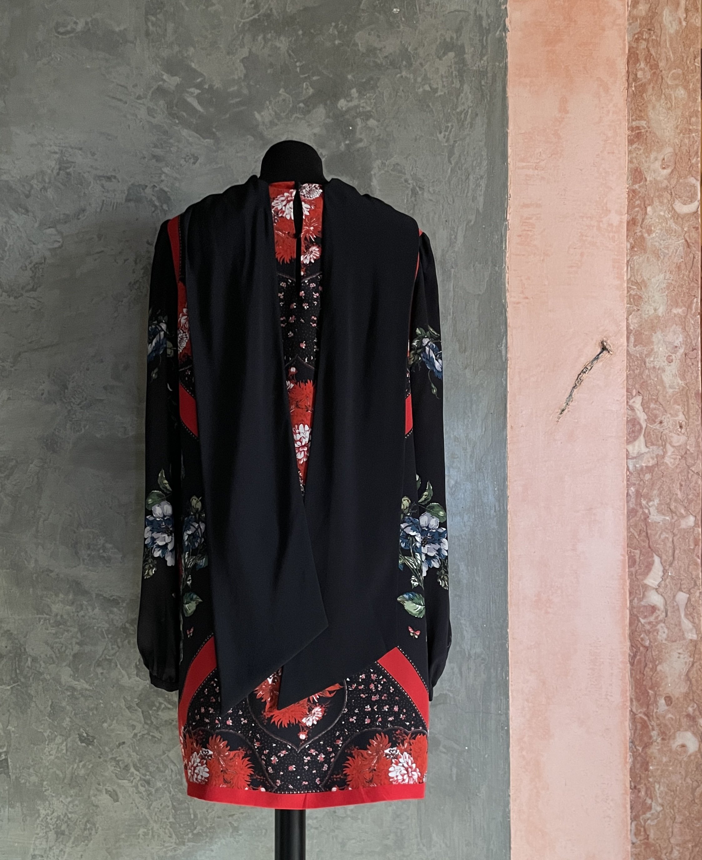 McqueenBlack&Red11.jpg