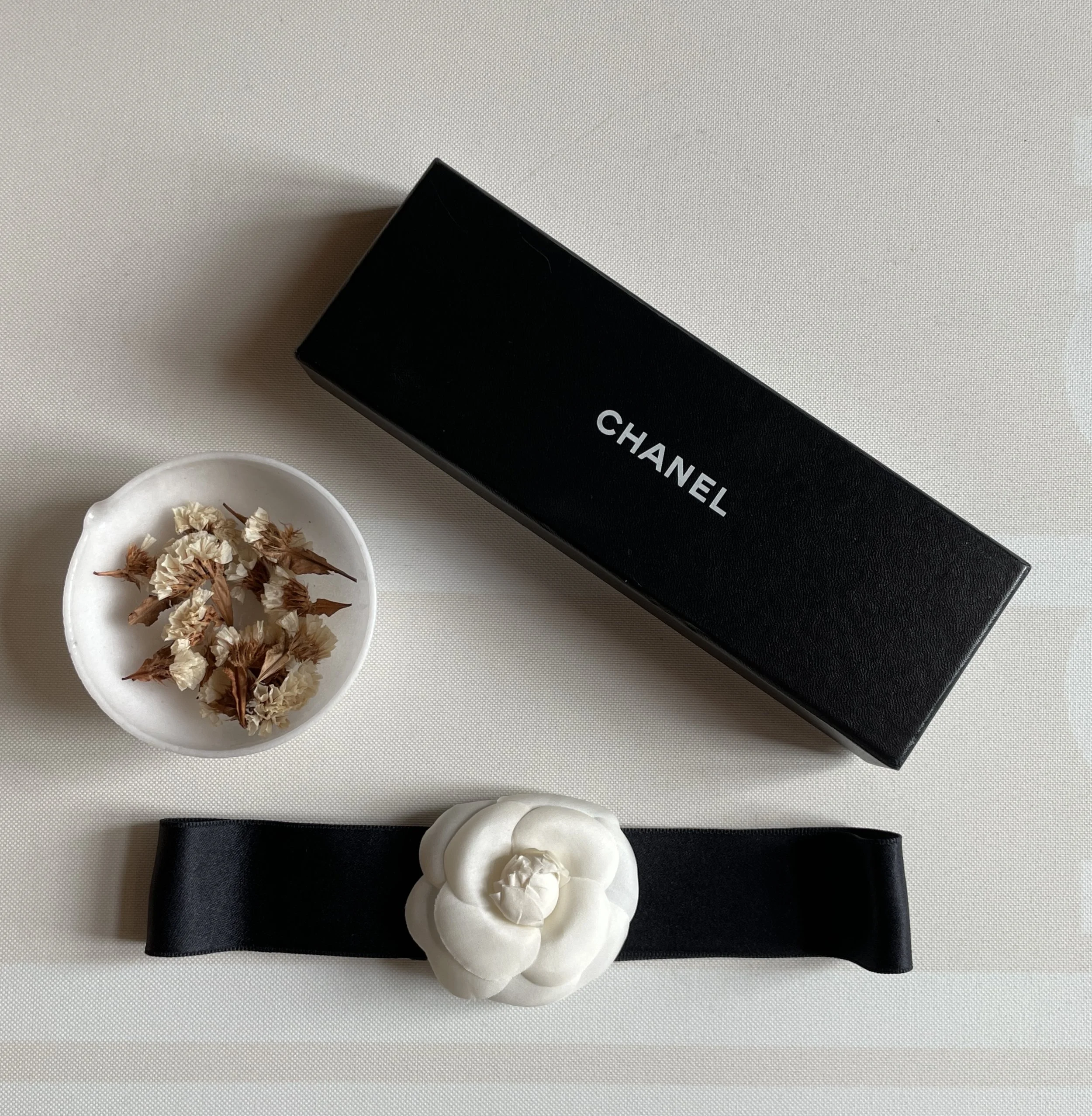 CHANEL Camellia Headband Black Chanel Hair Camélia cloth hair accessory Chanel Black in Cloth - 46042752 main image 4