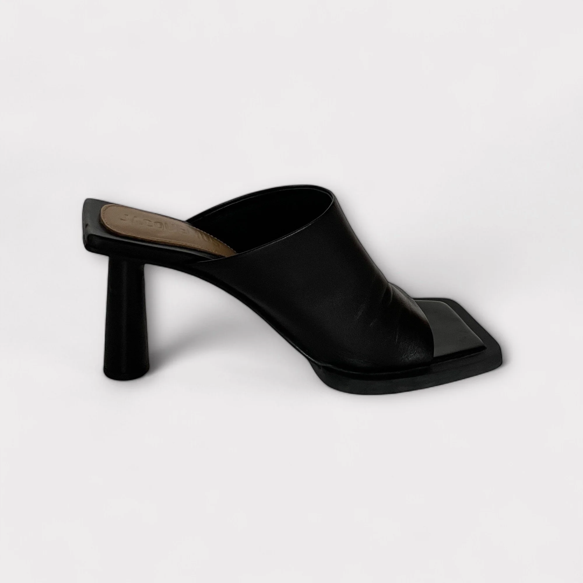 Jacquemus Les Carrés Rondes Mules