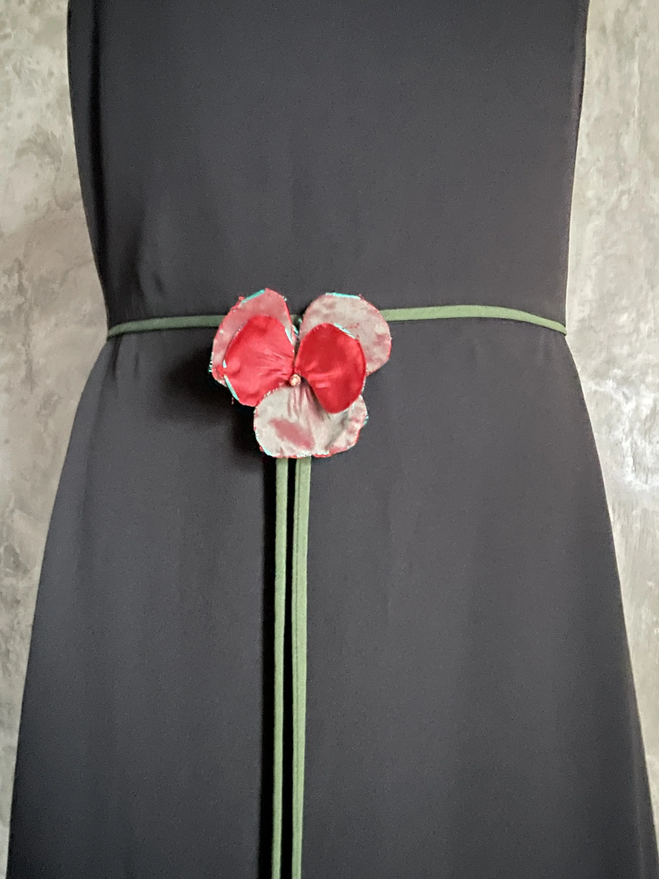 Moschinoflower2.jpg