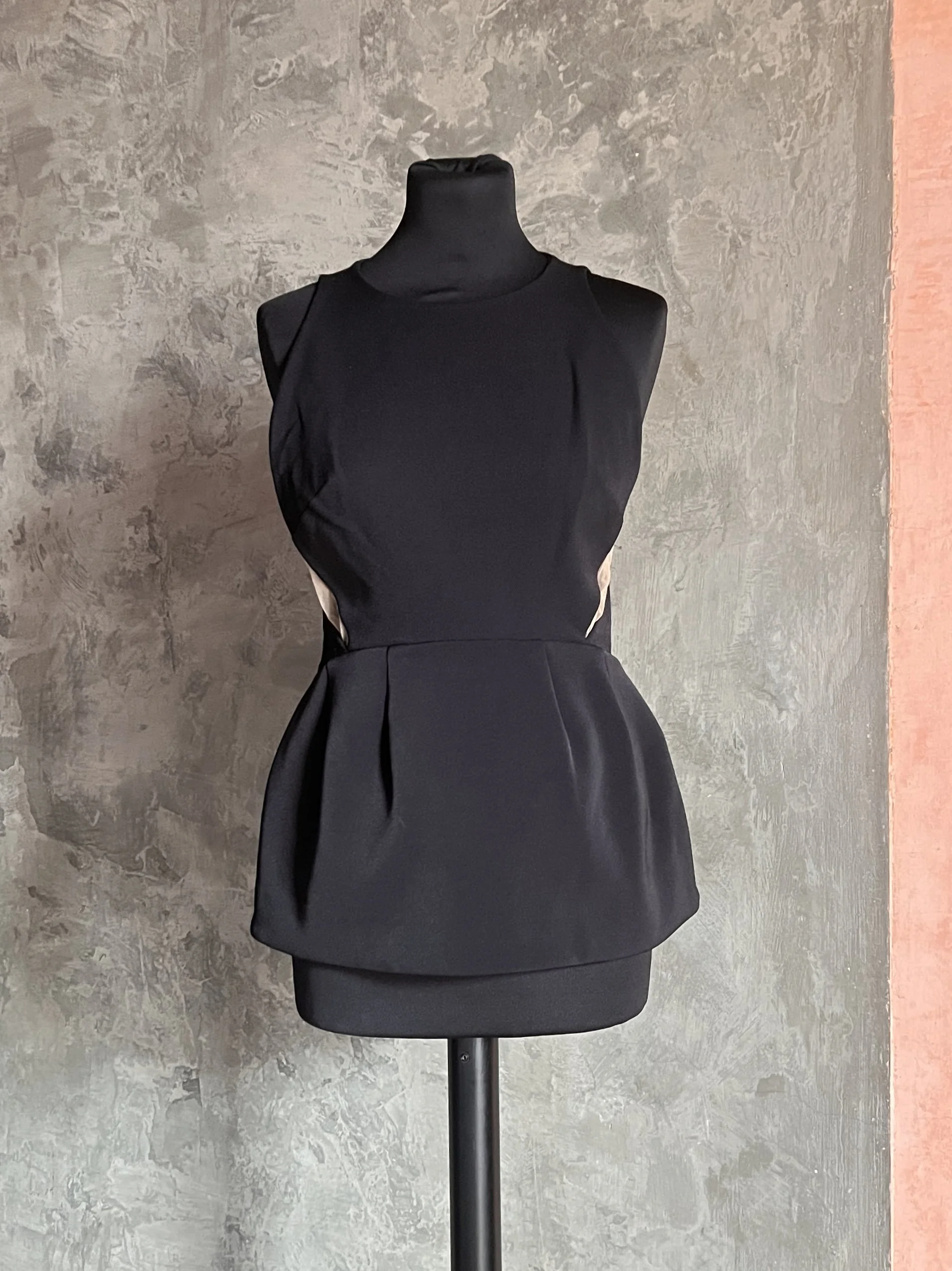 Stella McCartney Pre-Fall 2012 Sleeveless Peplum Top