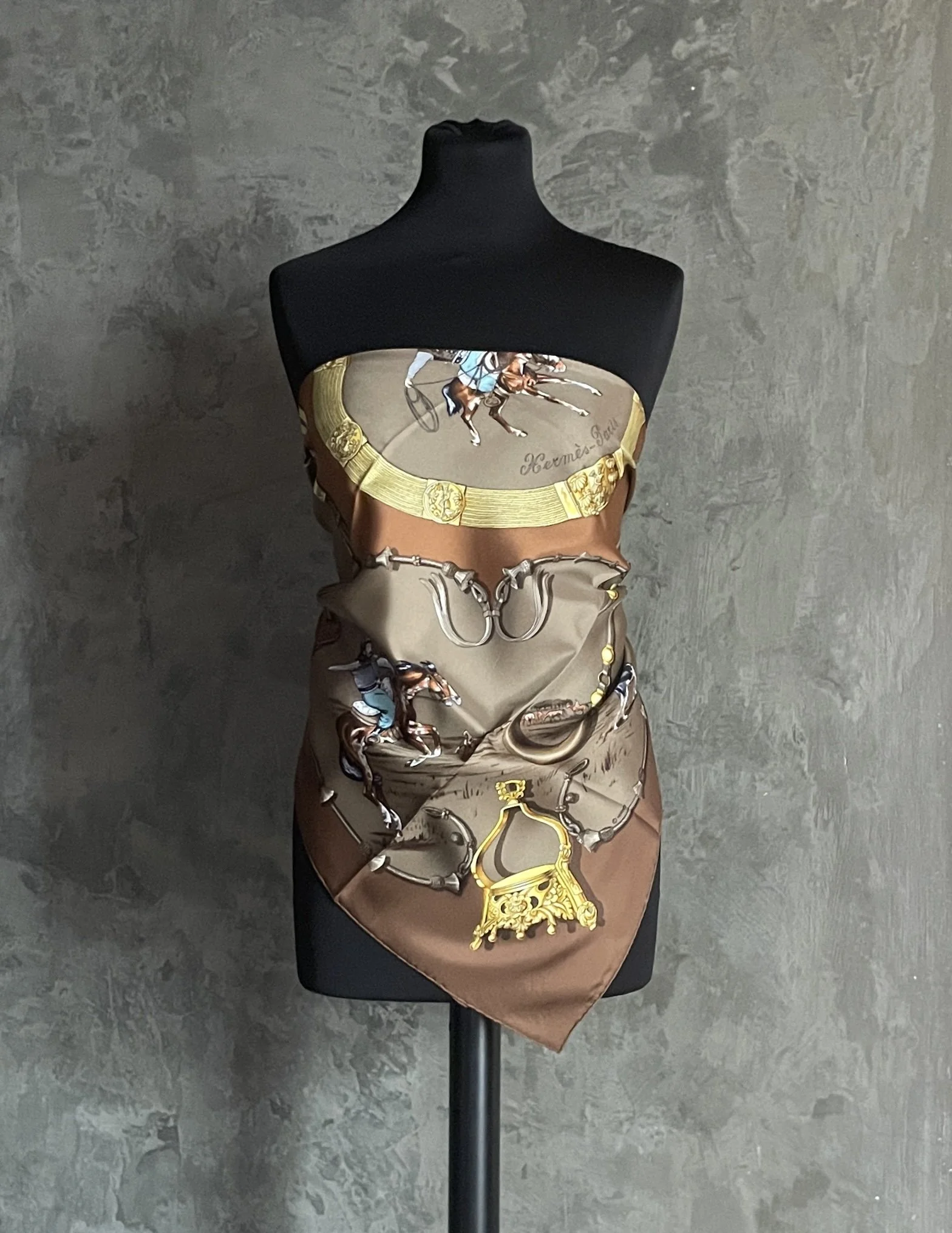 Hermès Vintage Carré "Pampa"