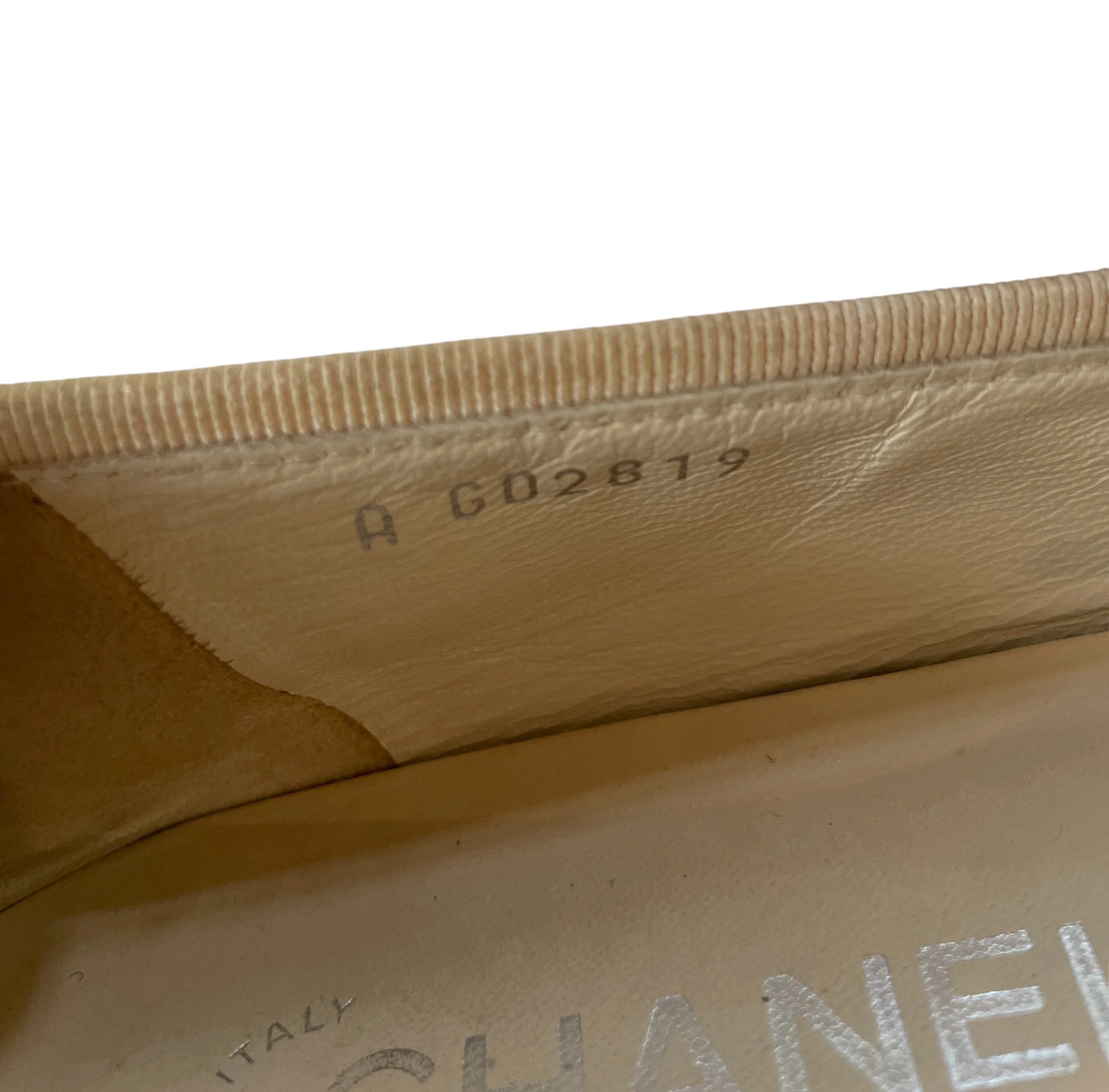 Chanel Bi-color Beige Ballet Flats.6.JPG