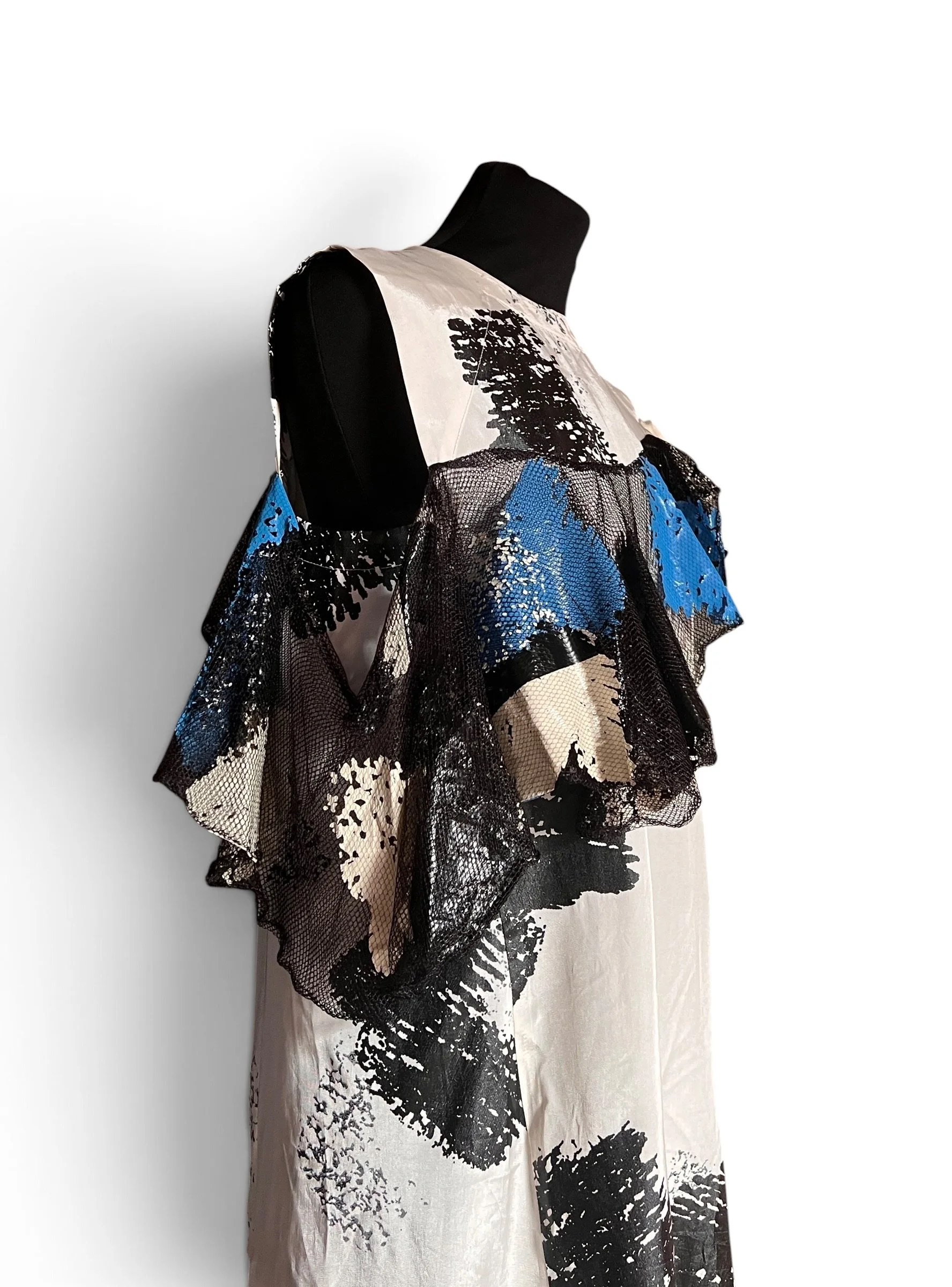 Togaarchivesdress10.JPG