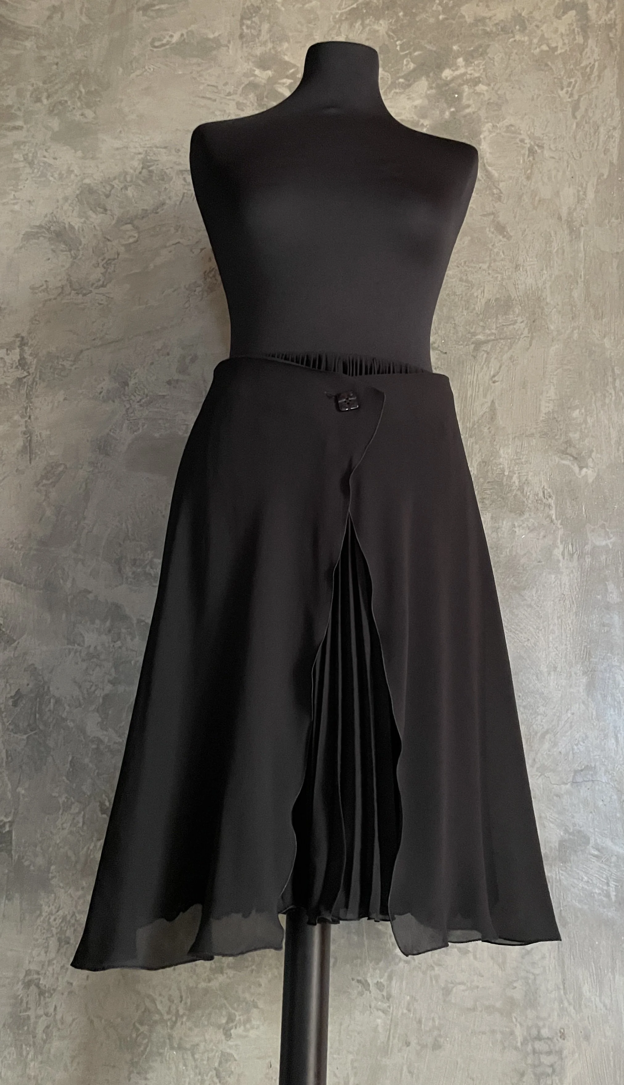 Chanel F/W 2000 Pleated Cutaway Skirt — Mia Luxury Vintage