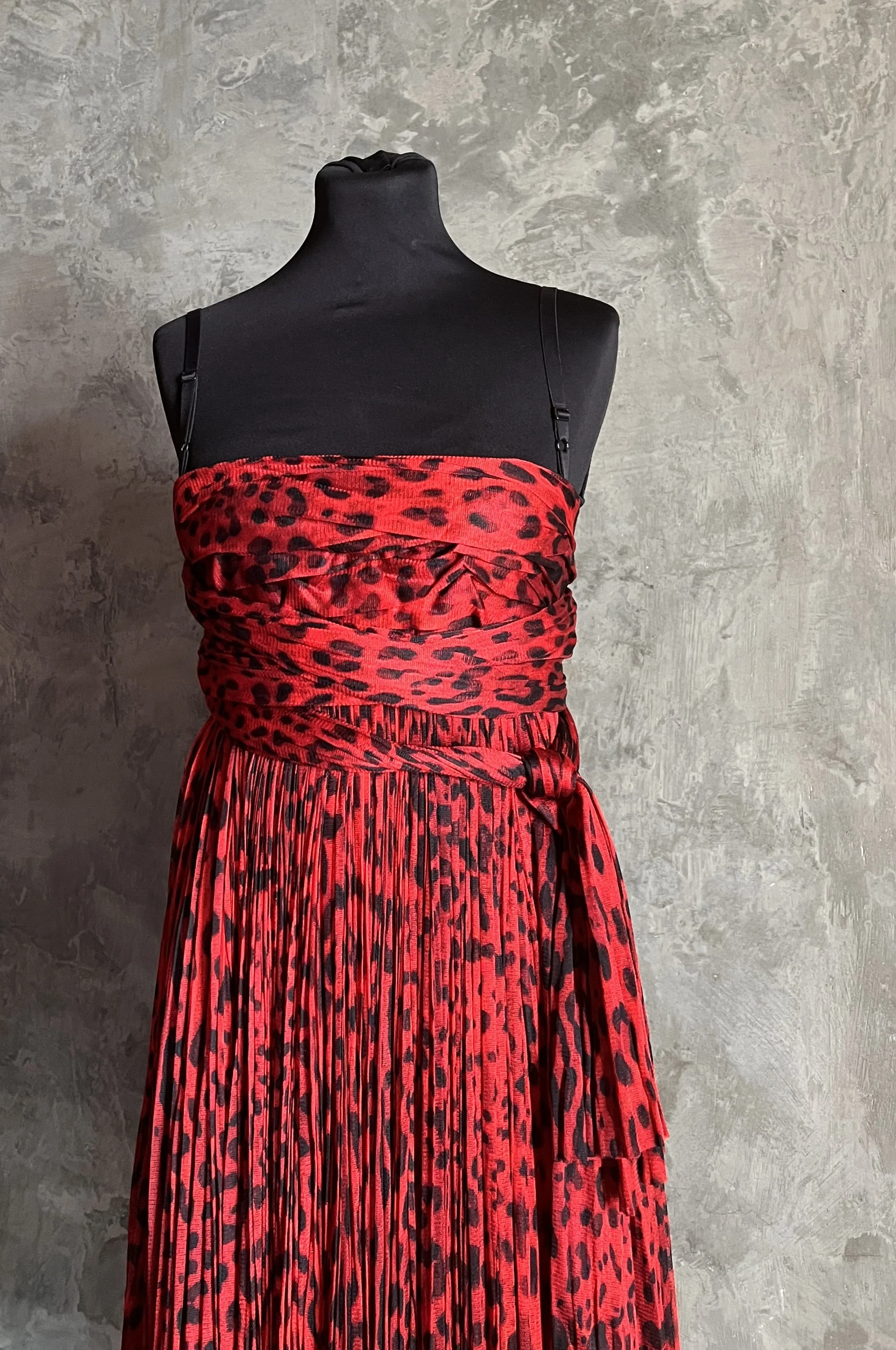 Dolce & Gabbana SS 2010 Runway Leopard Print Dress