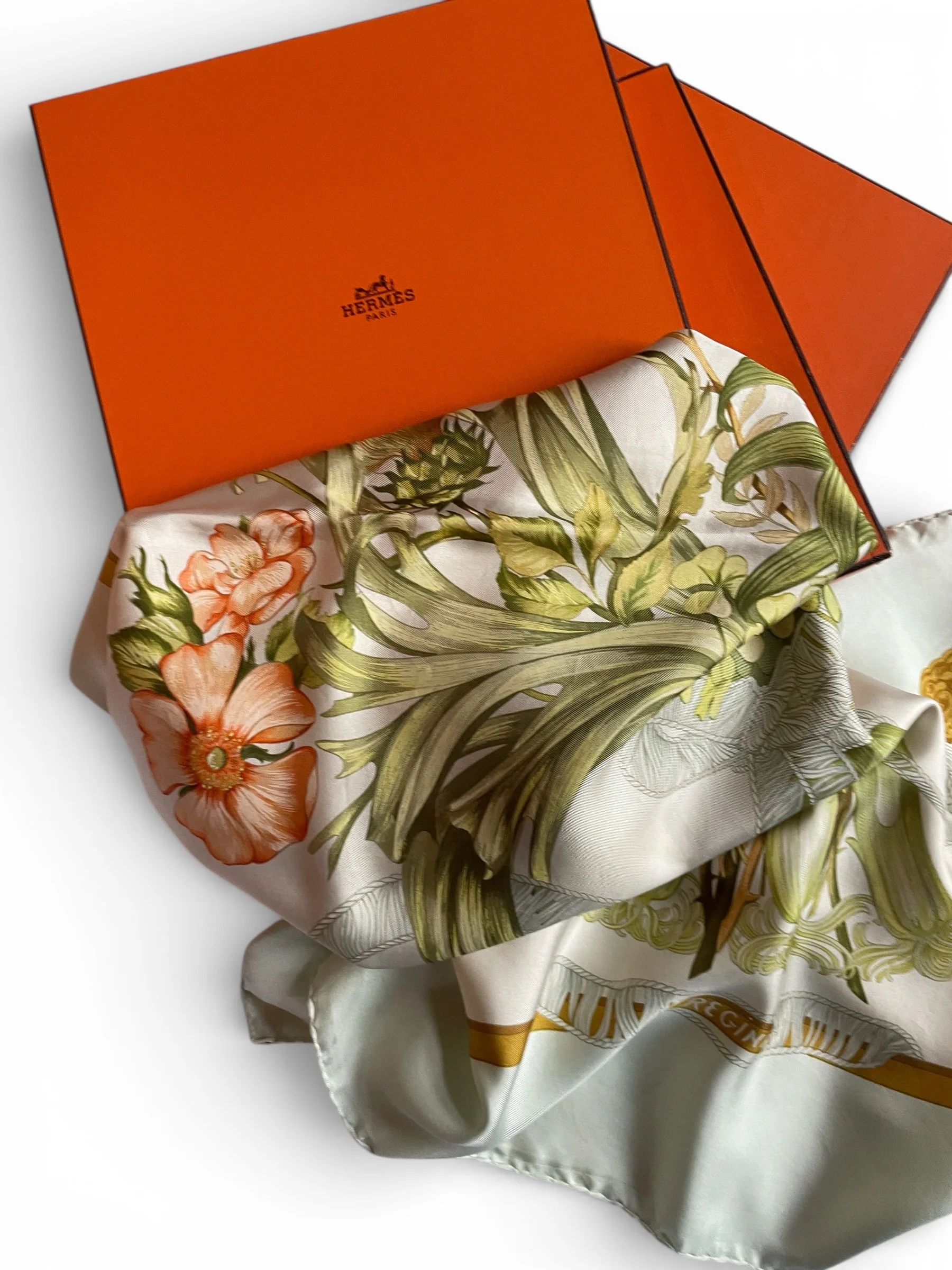 Hermès Vintage Carré “Régina"