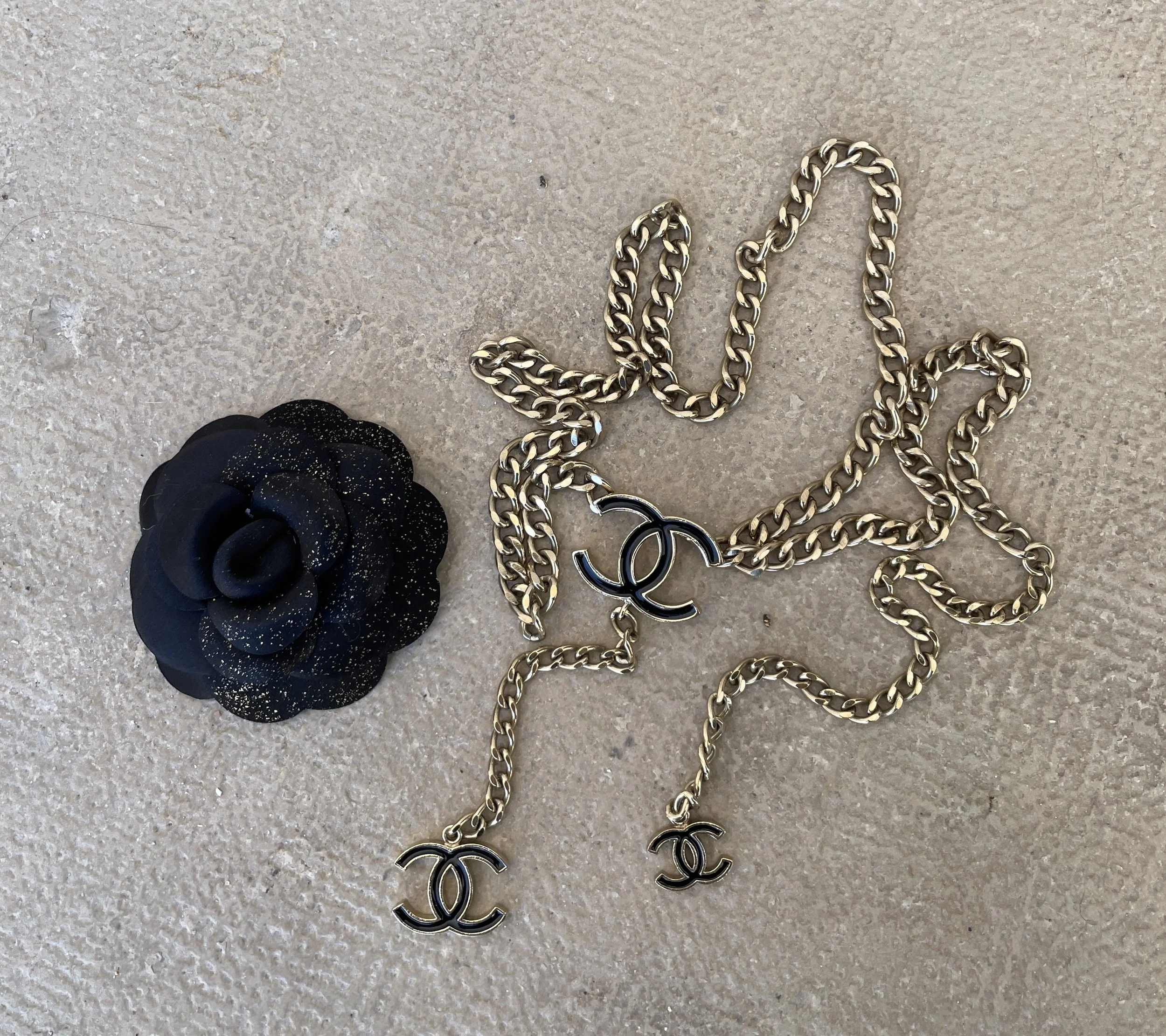 Chanel CC Chain Link Belt Chanel Black CC Medallion Chain Belt – Luxury GoRound main image 4
