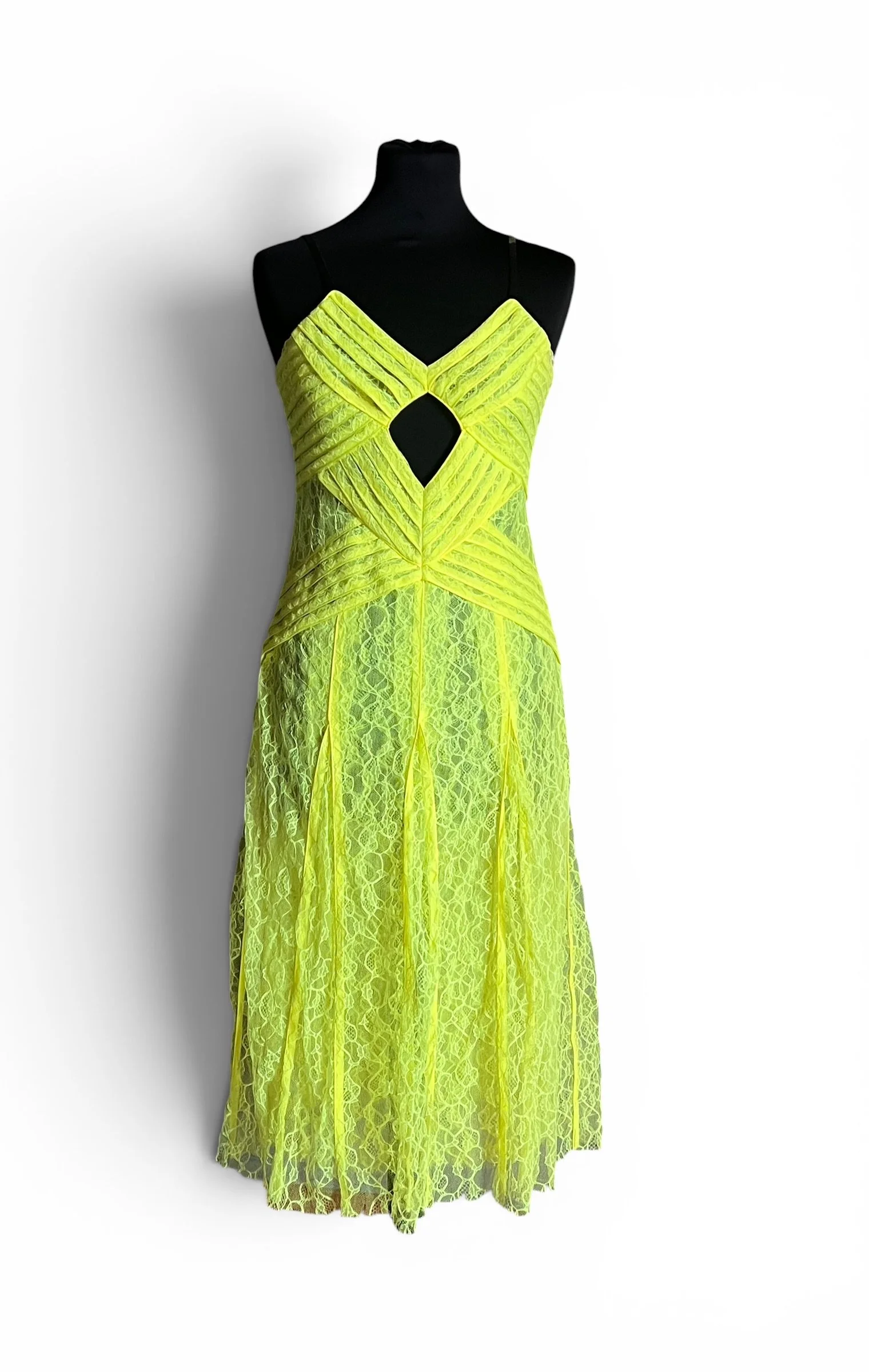 Christopher Kane Spring 2011 Ready-to-Wear Neon Yellow Lace Dress