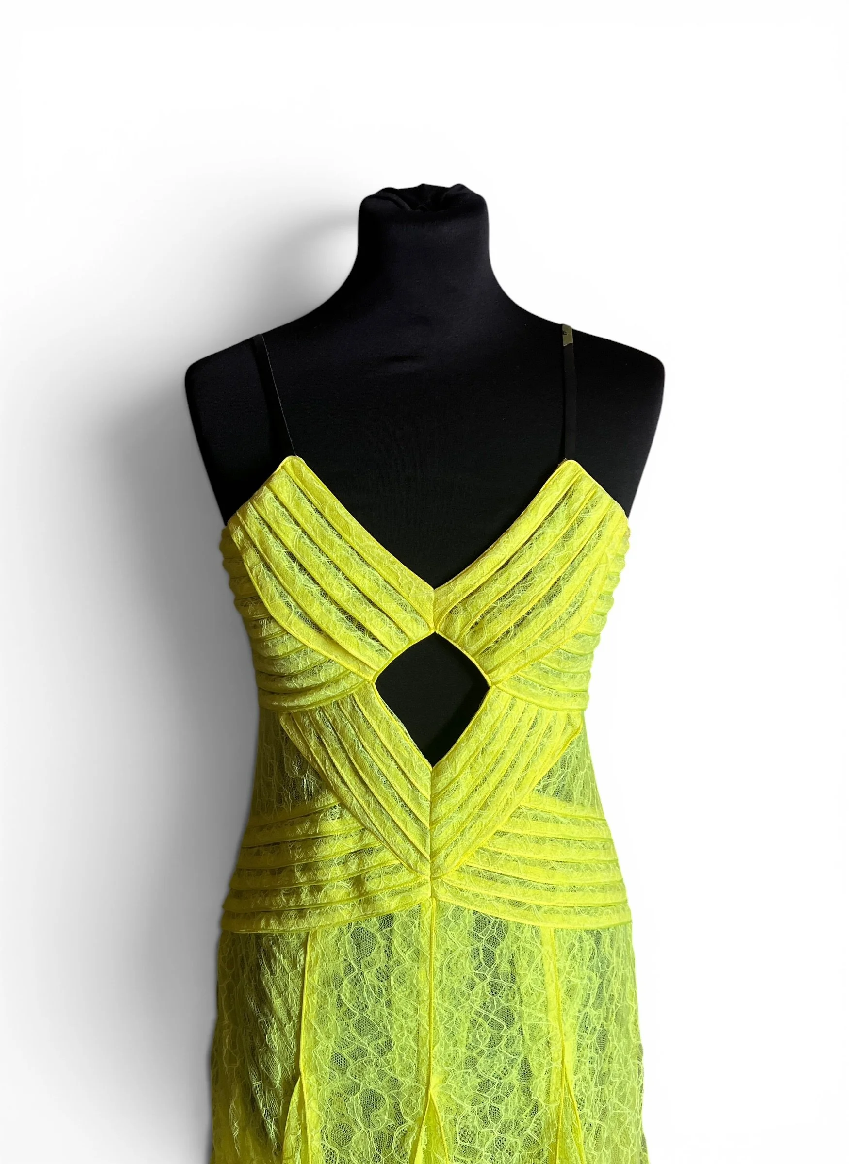 Christopher Kane Spring 2011 Ready-to-Wear Neon Yellow Lace Dress
