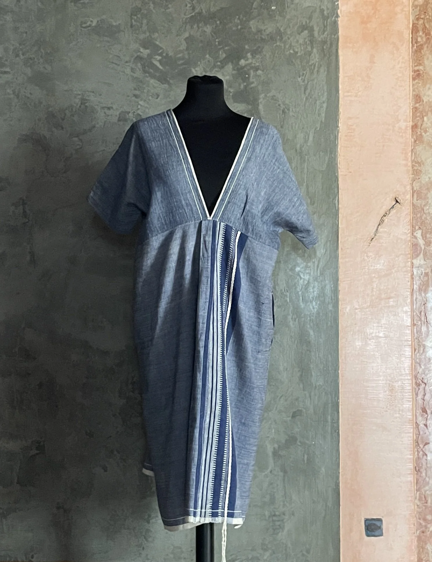Injiri V-Neck Dress