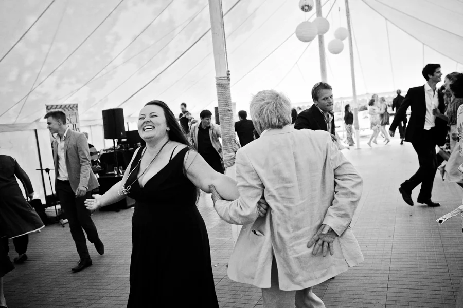 devon-wedding-photography-045.jpg