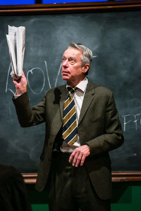 shadowlands-uk-theatre-tour-2016-photos 01