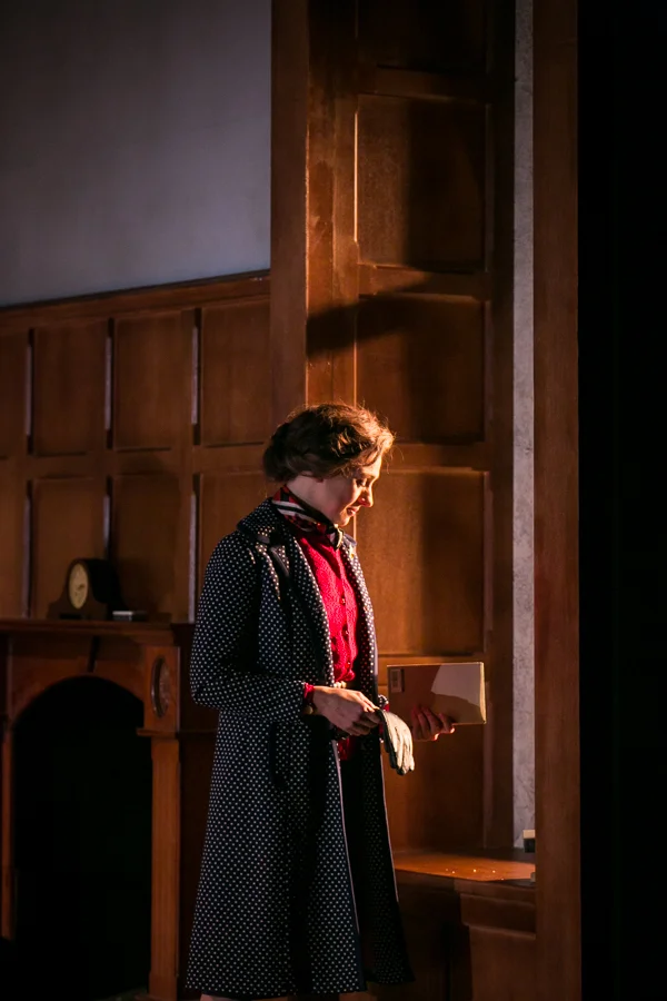 shadowlands-uk-theatre-tour-2016-photos 21