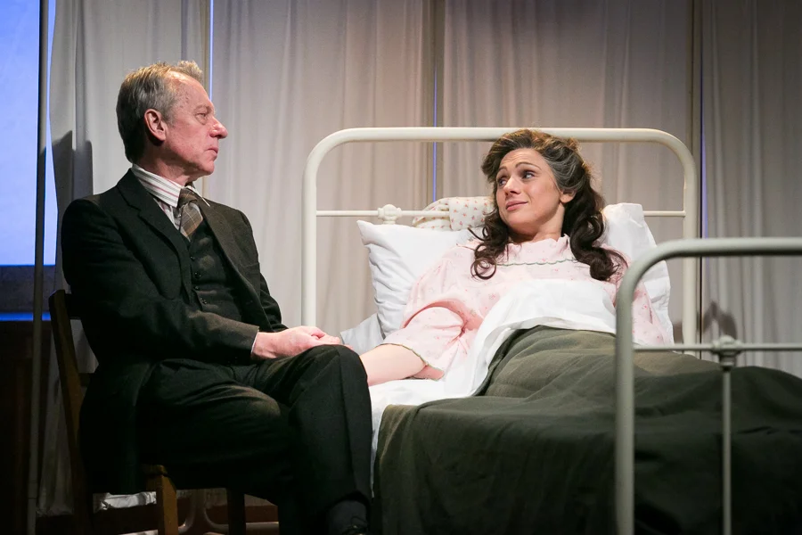 shadowlands-uk-theatre-tour-2016-photos 30