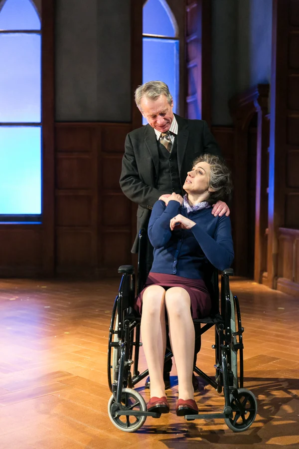 shadowlands-uk-theatre-tour-2016-photos 35