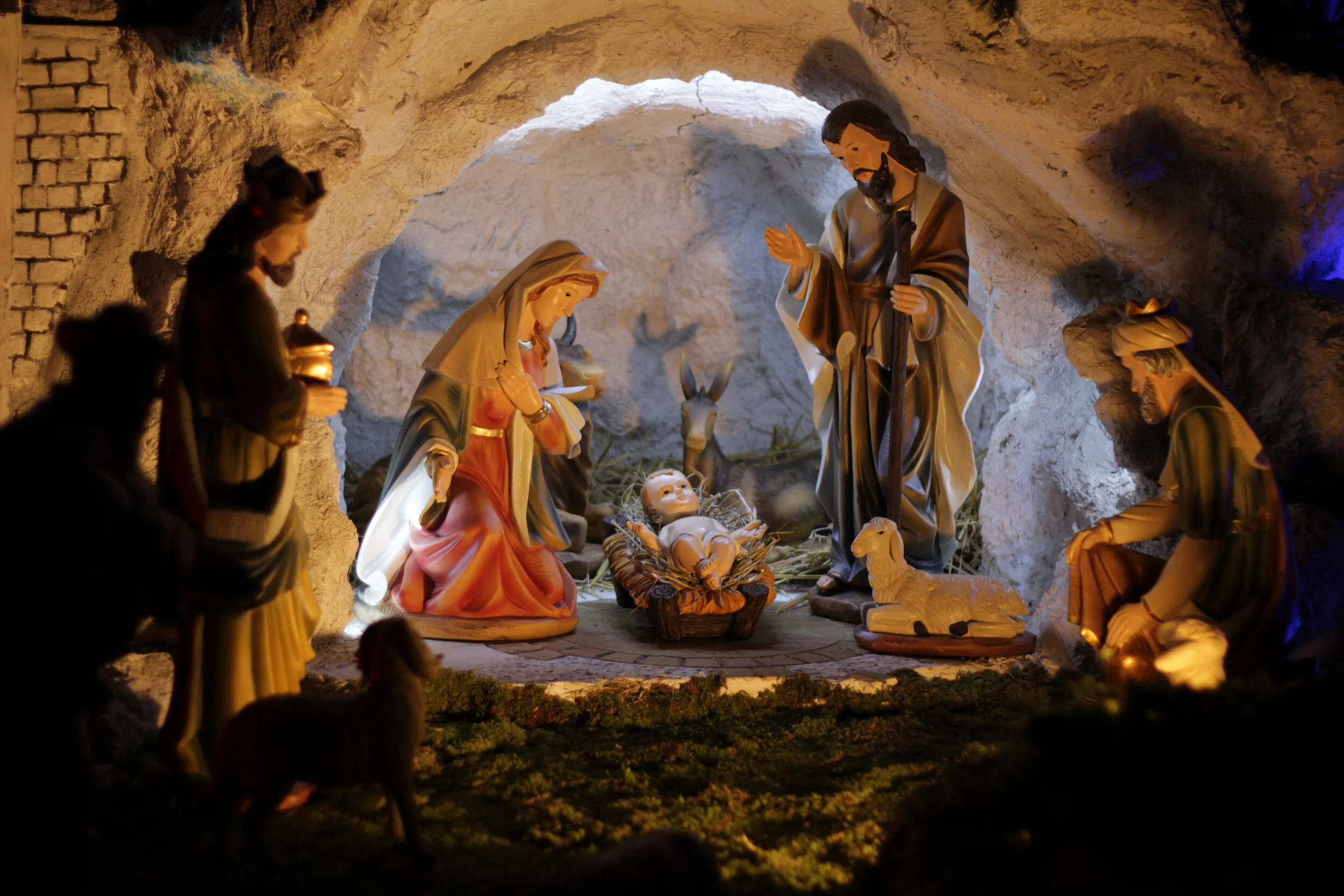 Prilagoditve navodil slovenskih škofov za župniji Javor in Sostro