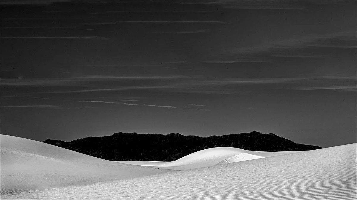 Dunes_Mountains_BW_016-2.jpg