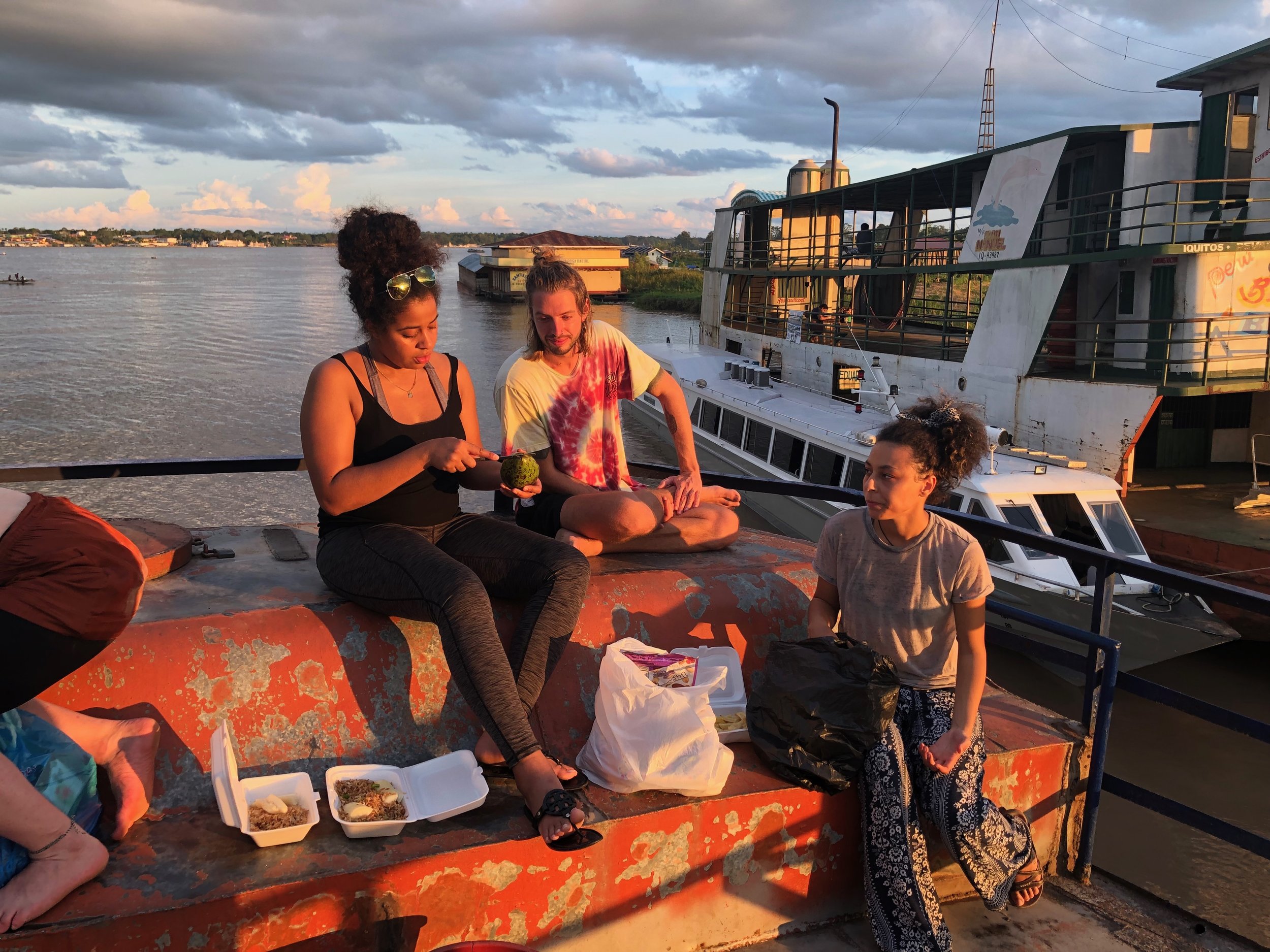  Dinner on the boat 