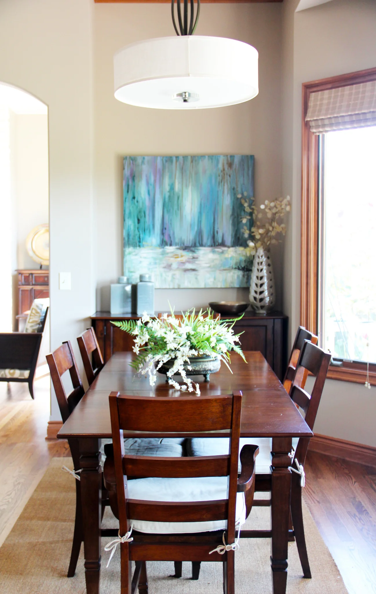 dinningtable.jpg
