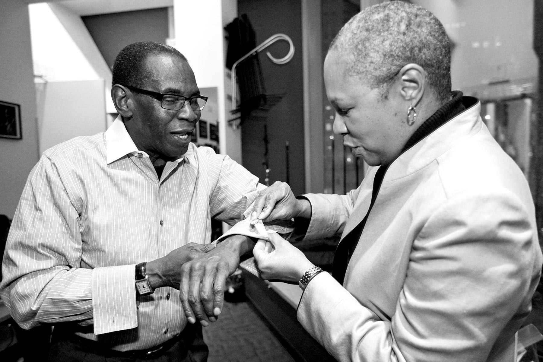 Rhonda Hamilton adjusts George Cables’ cufflinks