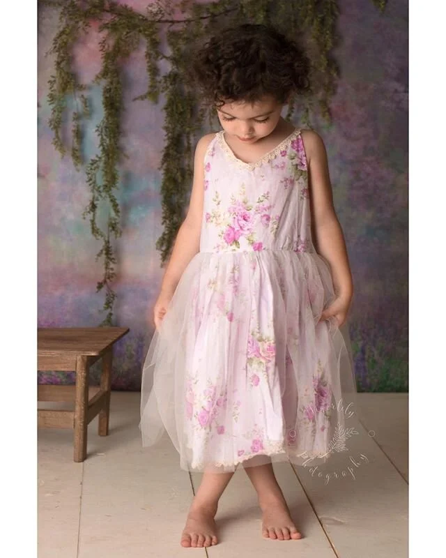 Spring is in the air 🌸

#newbornphotography #babiesofinstagram #photography #tigerlilyphotography #babygirl #milestonephotography #oneyear #newbornphotographydotcom