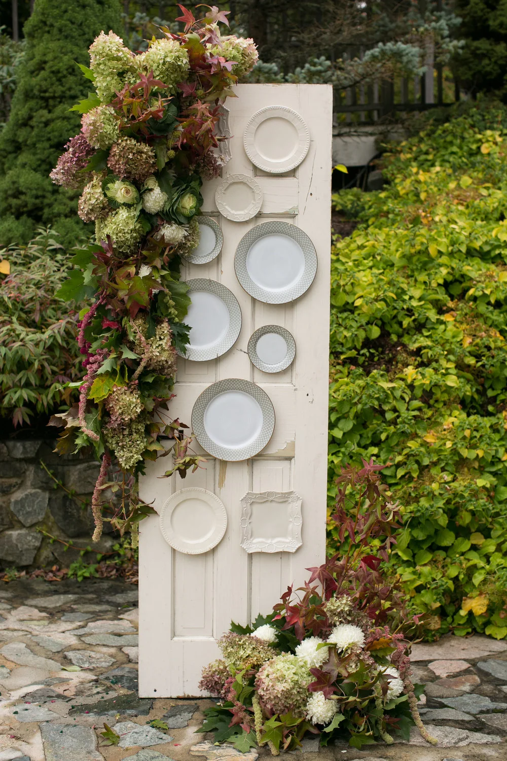 rustic-fall-friendsgiving-red-lion-cohasset-daylynn-designs024.jpg