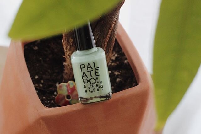 Summer plans may be cancelled, but no one said anything about summer colors. Wasabi ✨ from @palatepolish ✨
.
.
.
📷 @ericaship