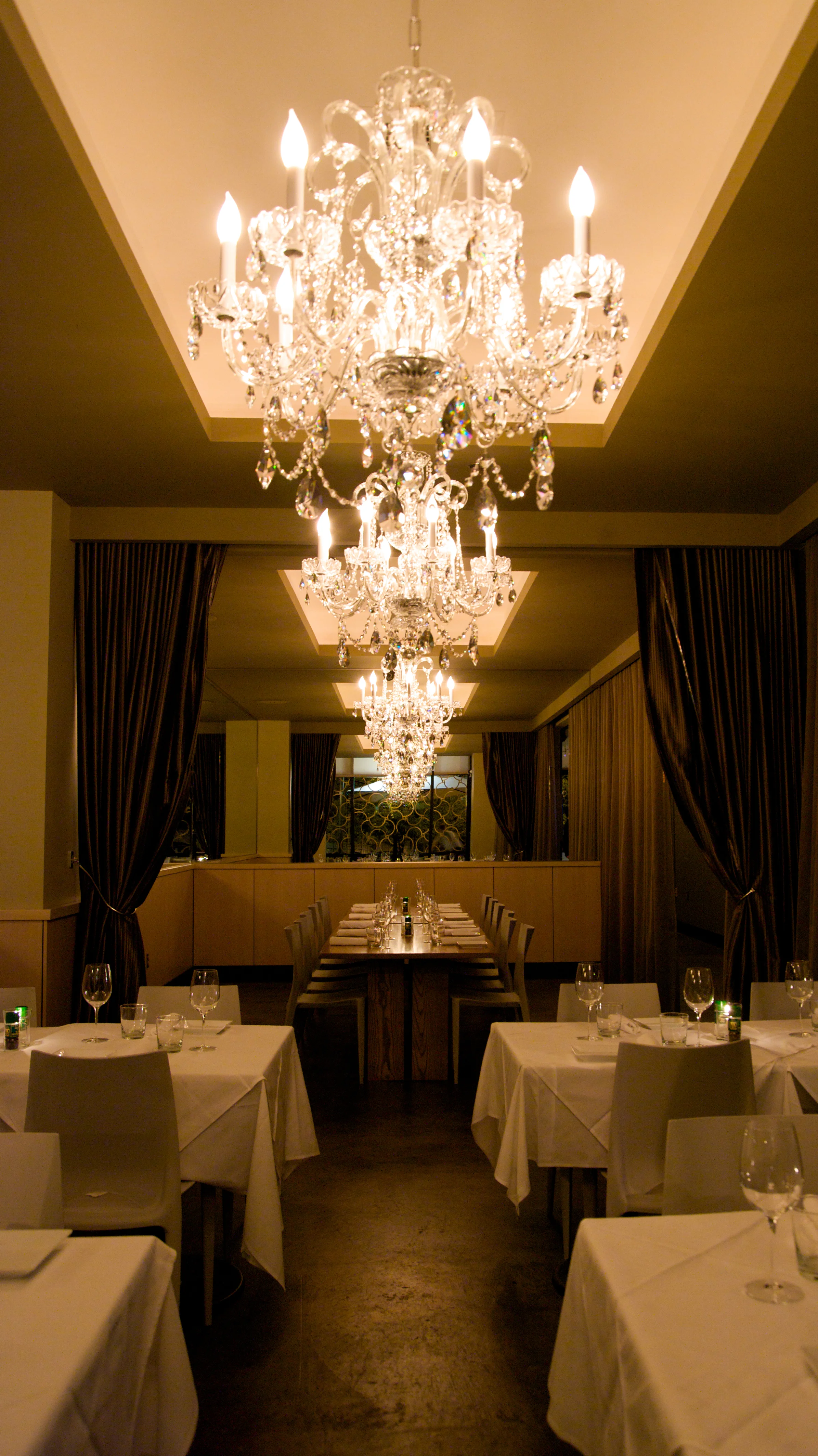 Mamma Melina - Interior 2.jpg