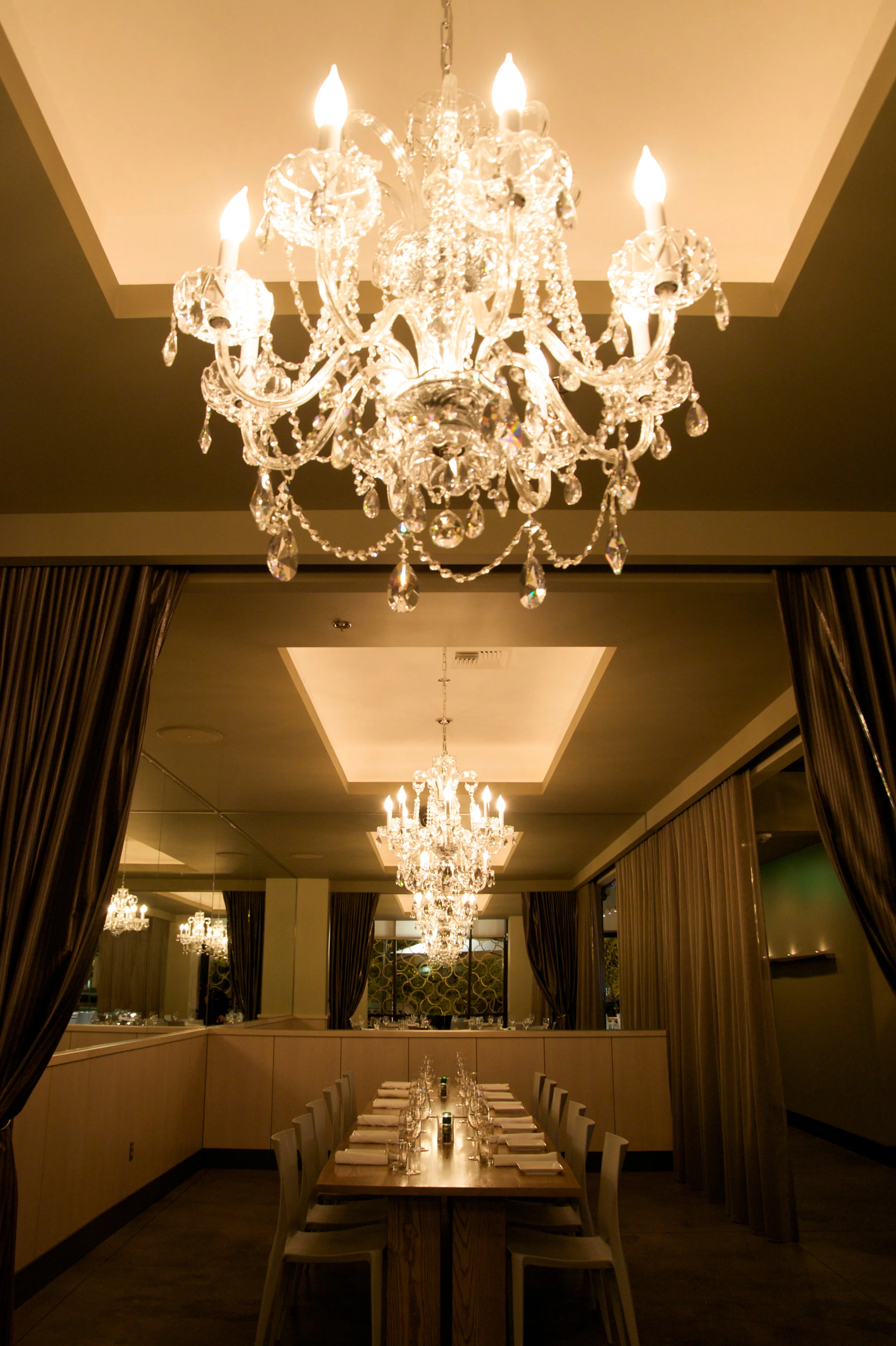Mamma Melina - Interior 3.jpg