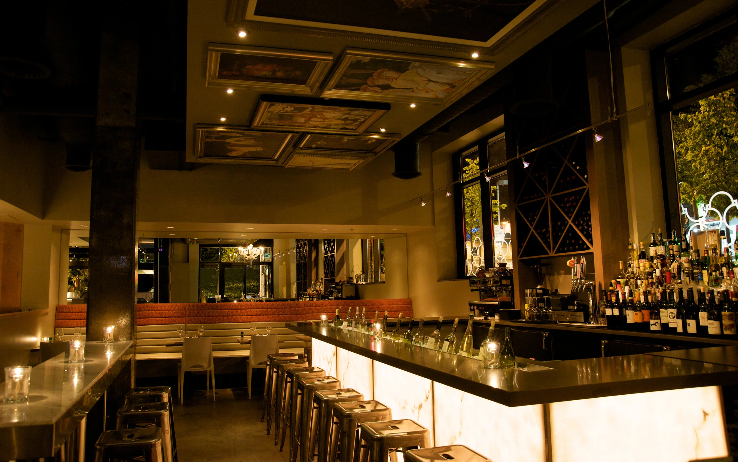 Mamma Melina - Interior 4.jpg
