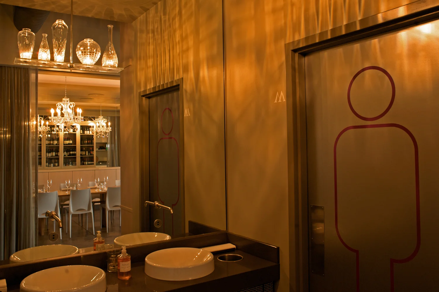 Mamma Melina - Interior 11.jpg