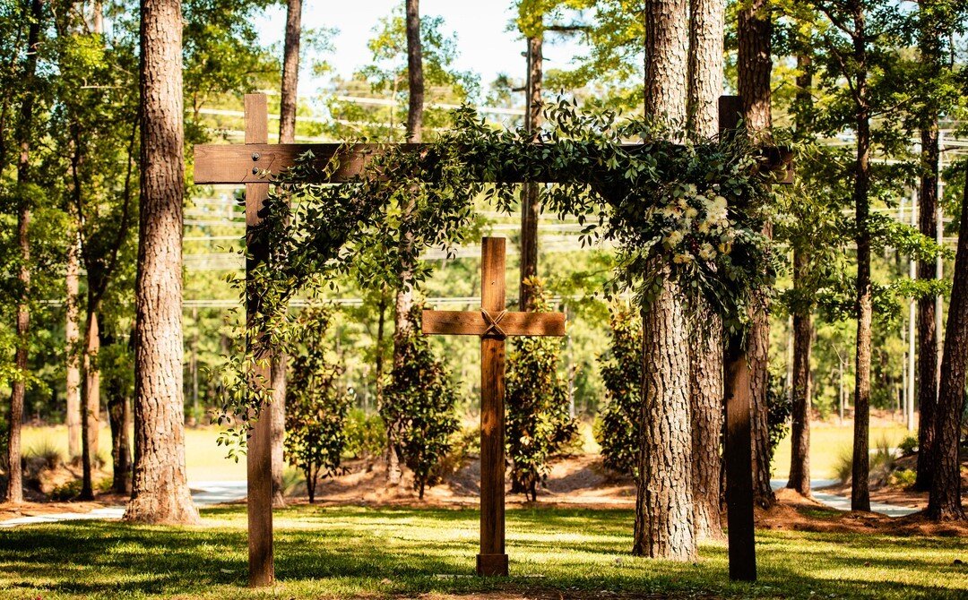 We love when couples add that special touch to make the venue their own 💚⠀⠀⠀⠀⠀⠀⠀⠀⠀
📸: @dandymaephotography⠀⠀⠀⠀⠀⠀⠀⠀⠀
.⠀⠀⠀⠀⠀⠀⠀⠀⠀
.⠀⠀⠀⠀⠀⠀⠀⠀⠀
.⠀⠀⠀⠀⠀⠀⠀⠀⠀
#pinelandplace #wedding #charlestonwedding #weddinginspo #weddingvenue #weddingday #charlestonweddi