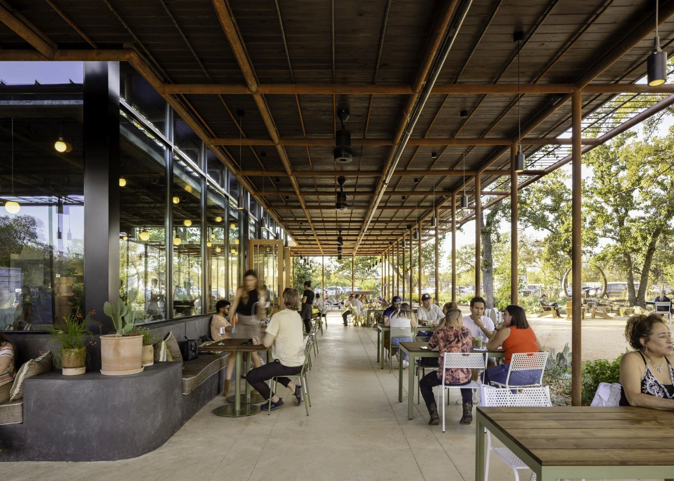 Leona Botanical Cafe & Bar — project image 2